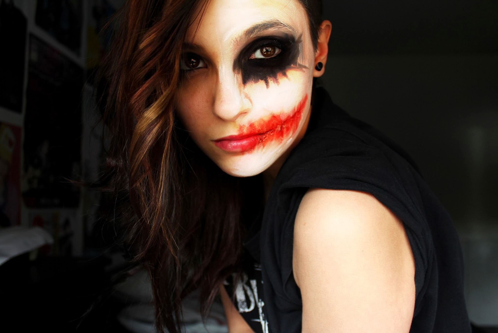 Woman with Joker makeup HD Wallpaper
