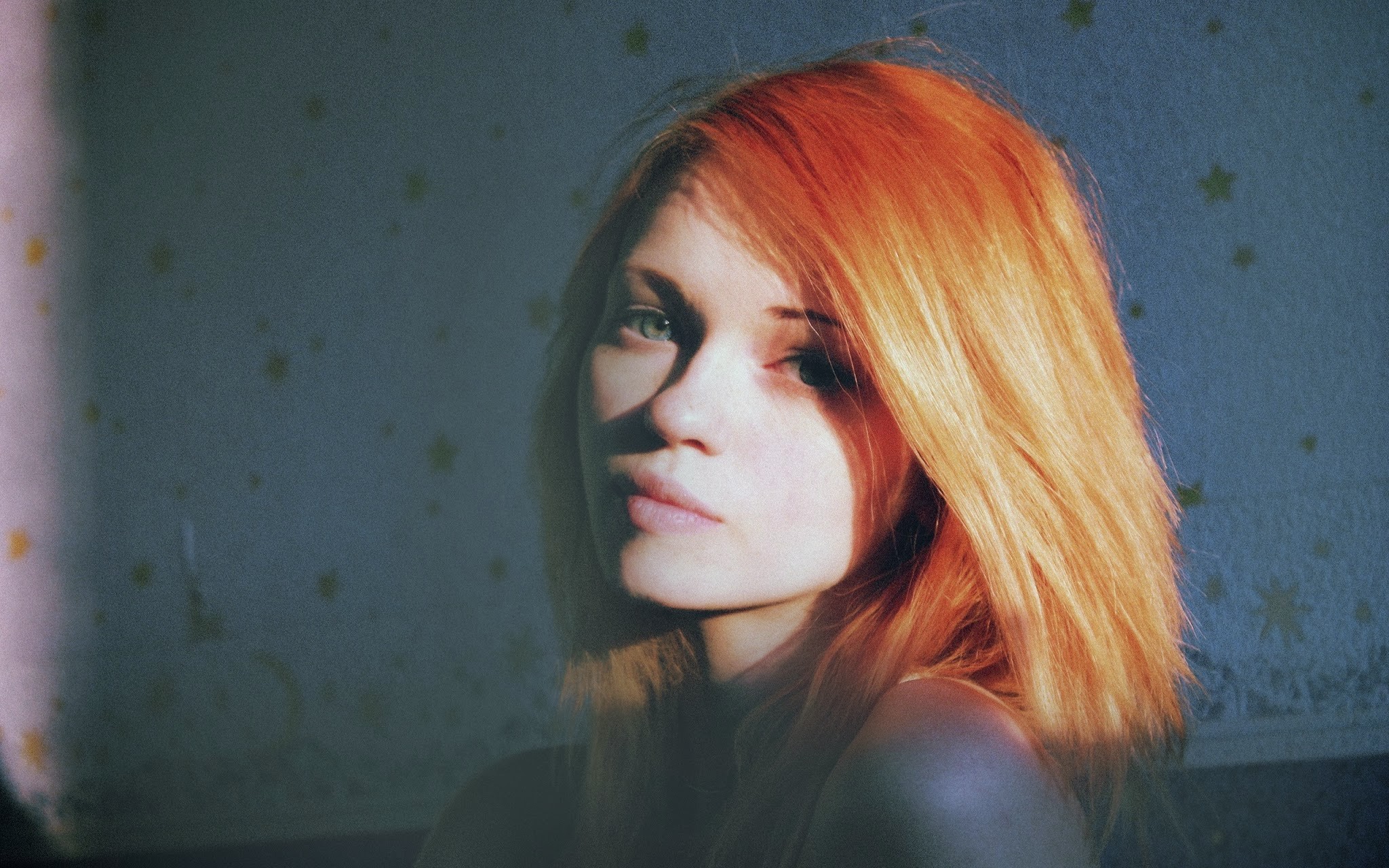 Redhead woman with orange hair HD Wallpaper