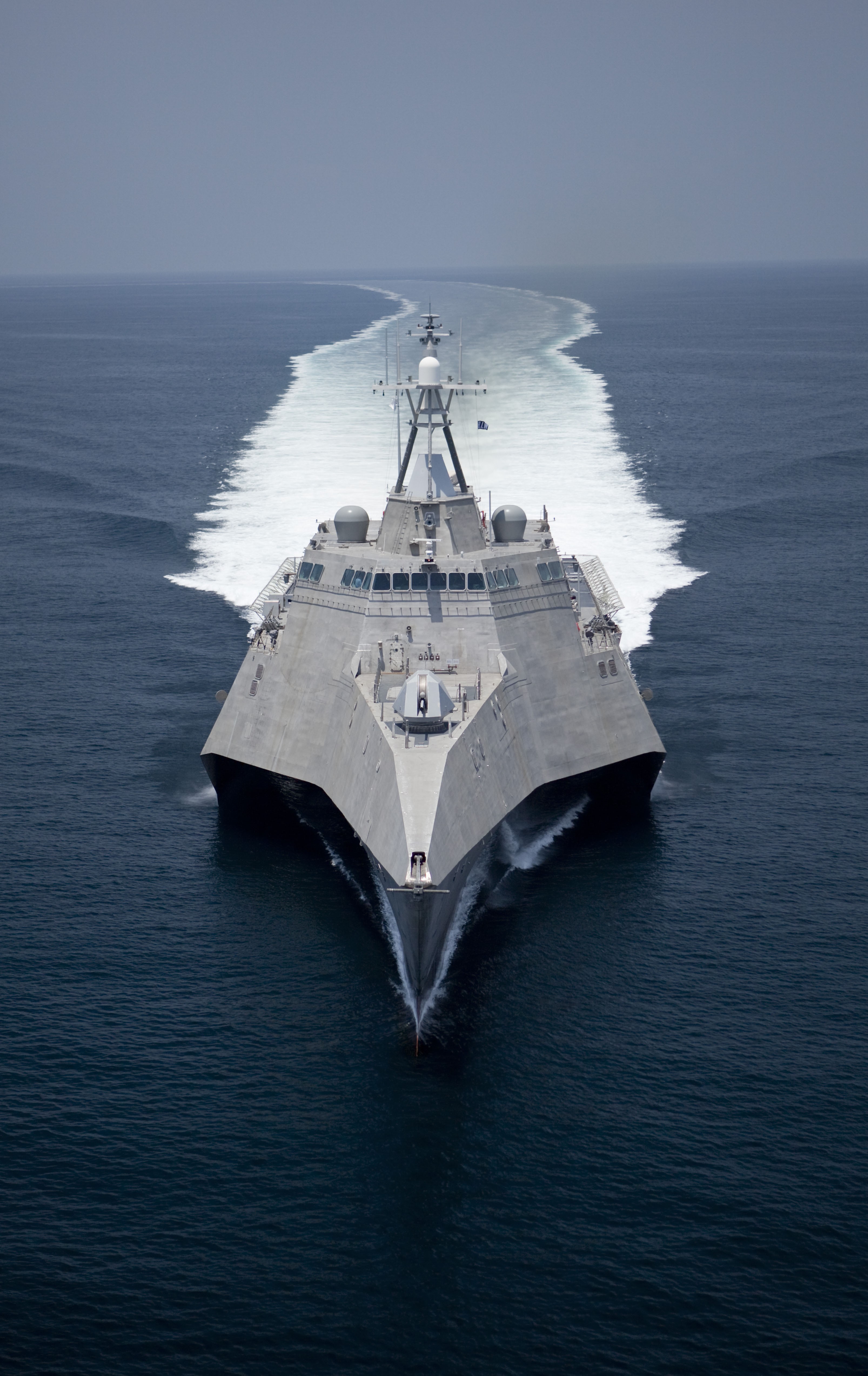 US Navy Littoral Combat Ship sailing at sea HD Wallpaper