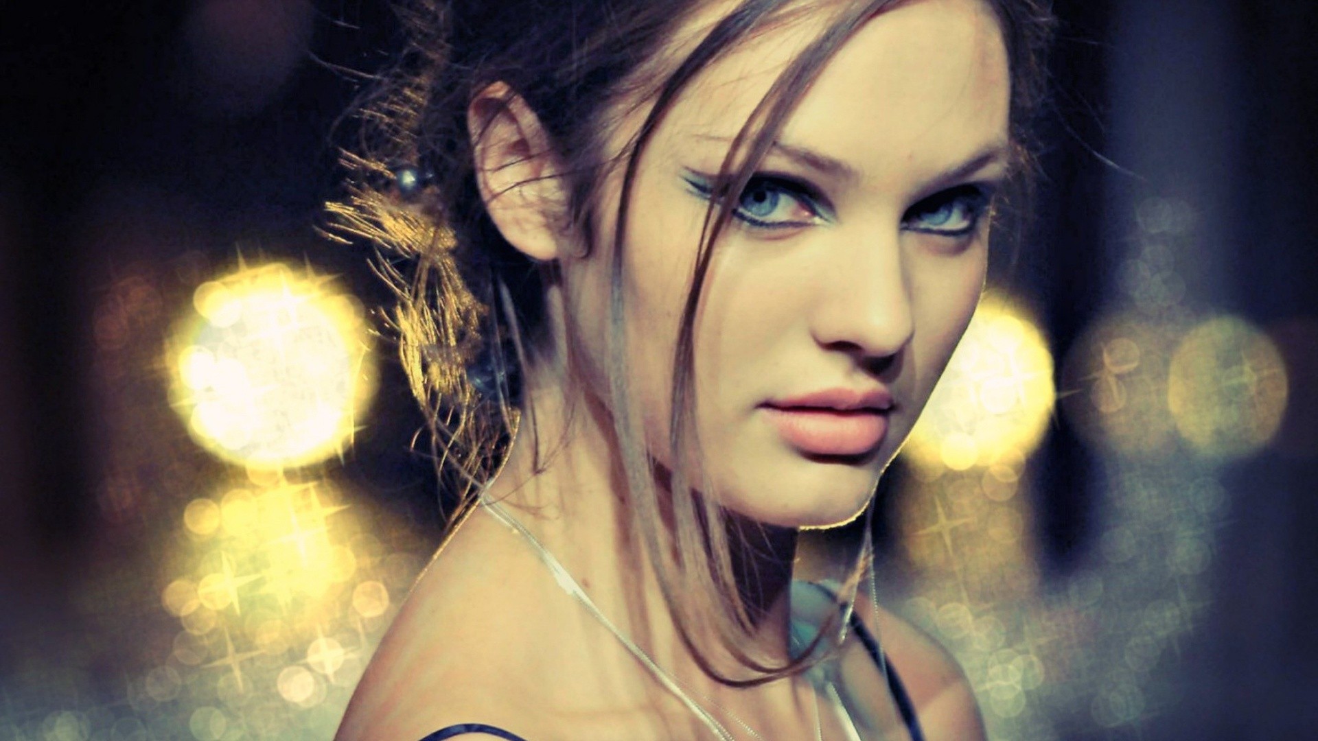 Woman with blue eyes and dark hair HD Wallpaper