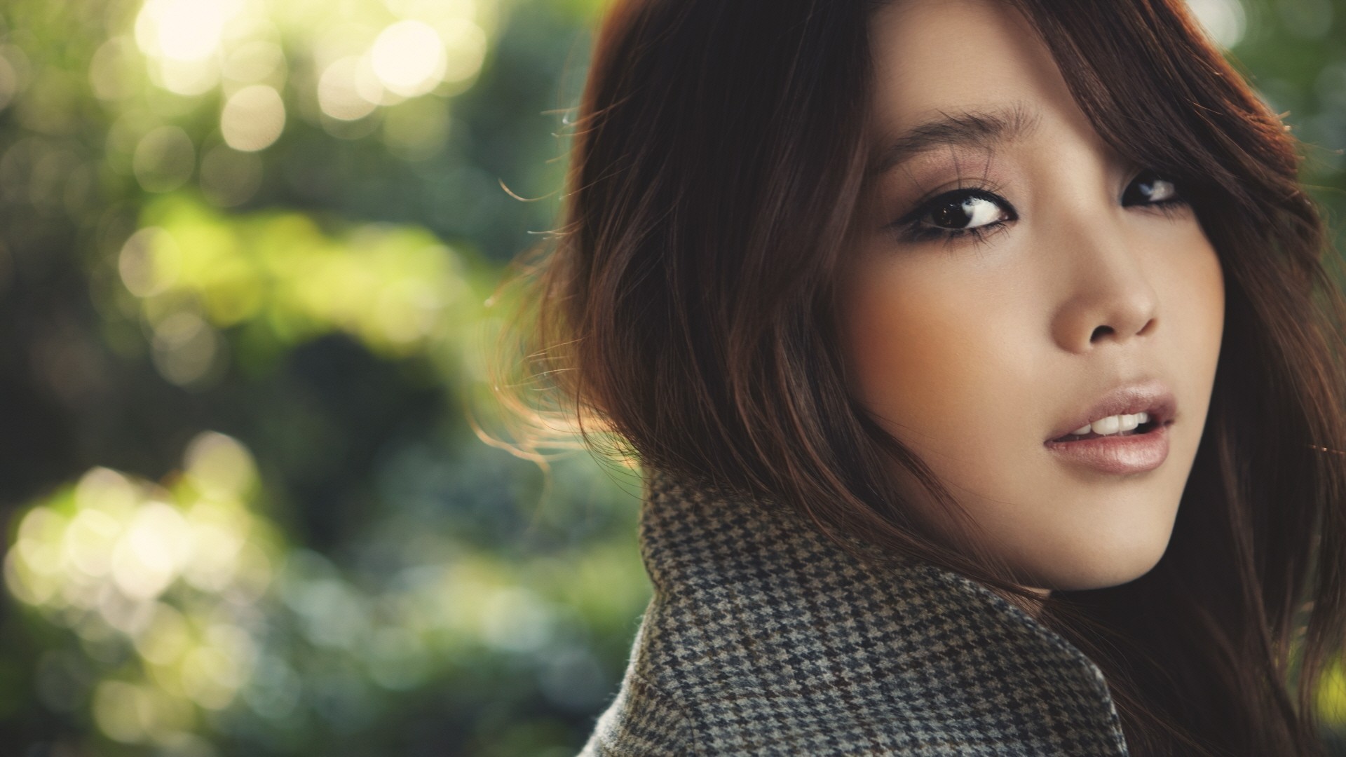 Asian woman with brown hair wearing a coat HD Wallpaper