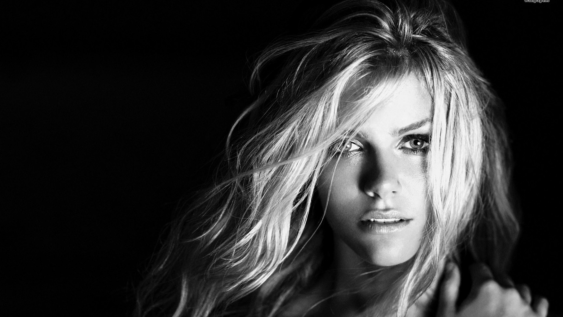 Brooklyn Decker monochrome portrait HD Wallpaper