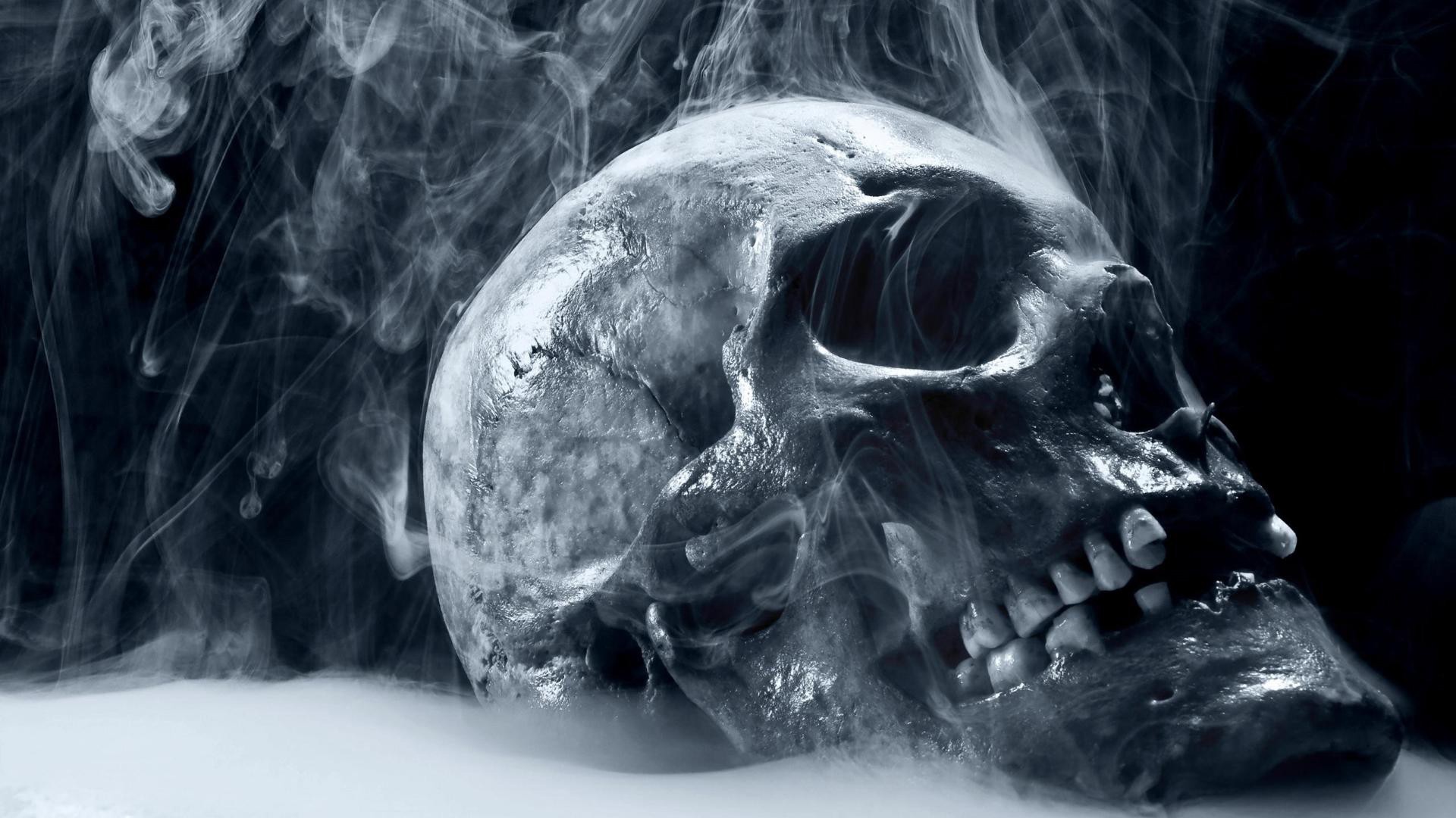 Monochrome skull emerging from smoke HD Wallpaper