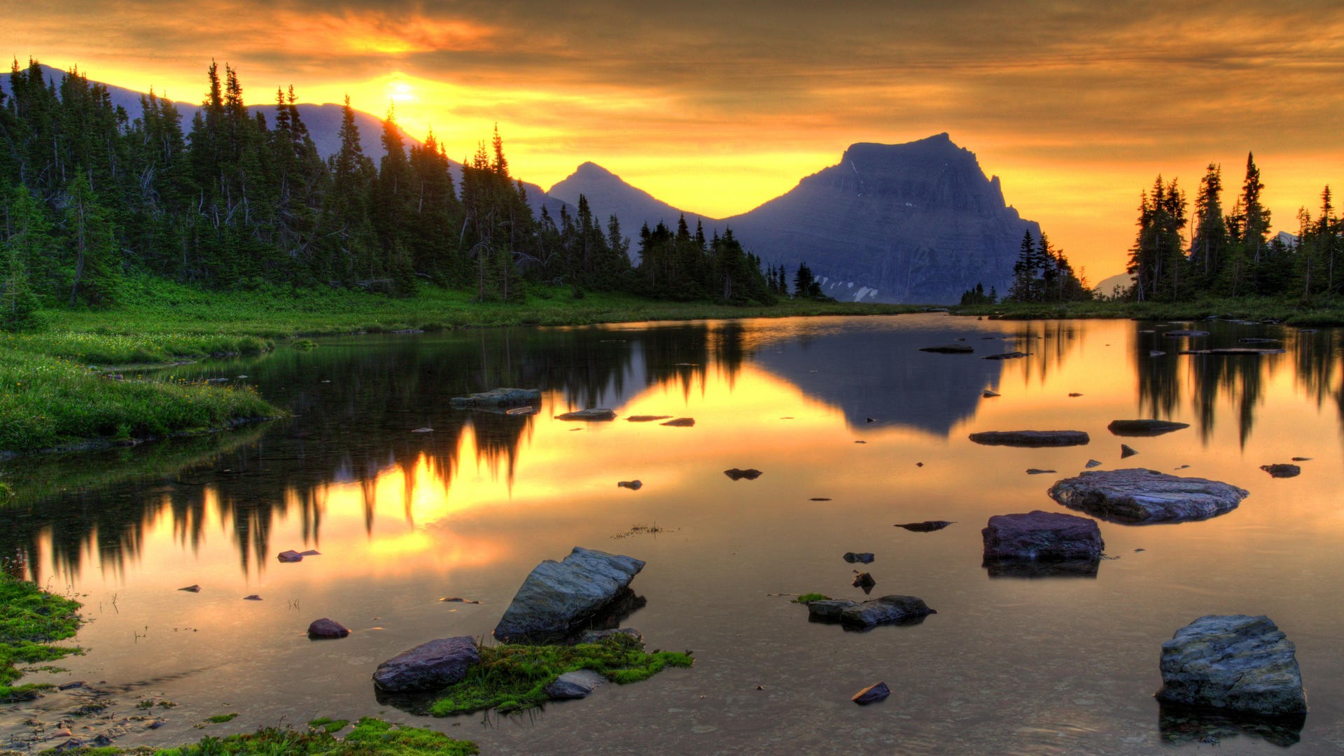 Lake and mountains at sunset HD Wallpaper