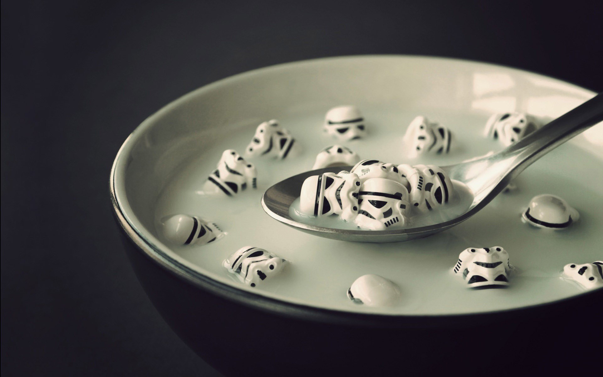 Stormtrooper cereal in a bowl with a spoon HD Wallpaper