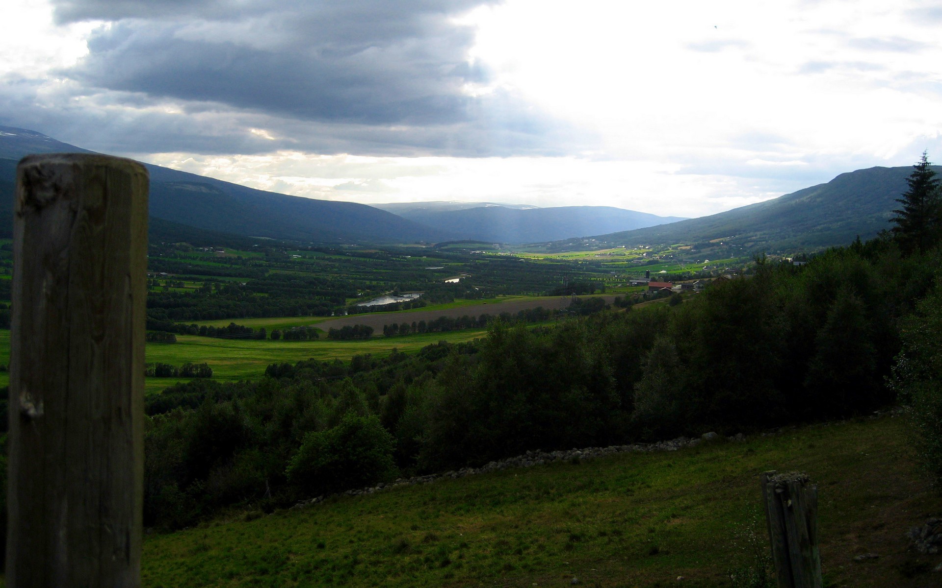 Valley landscape with mountains and clouds HD Wallpaper