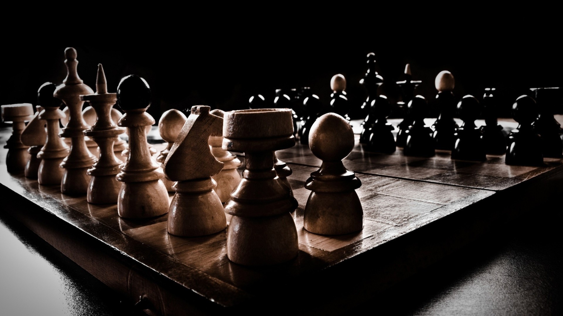 Chess pieces on a chessboard HD Wallpaper