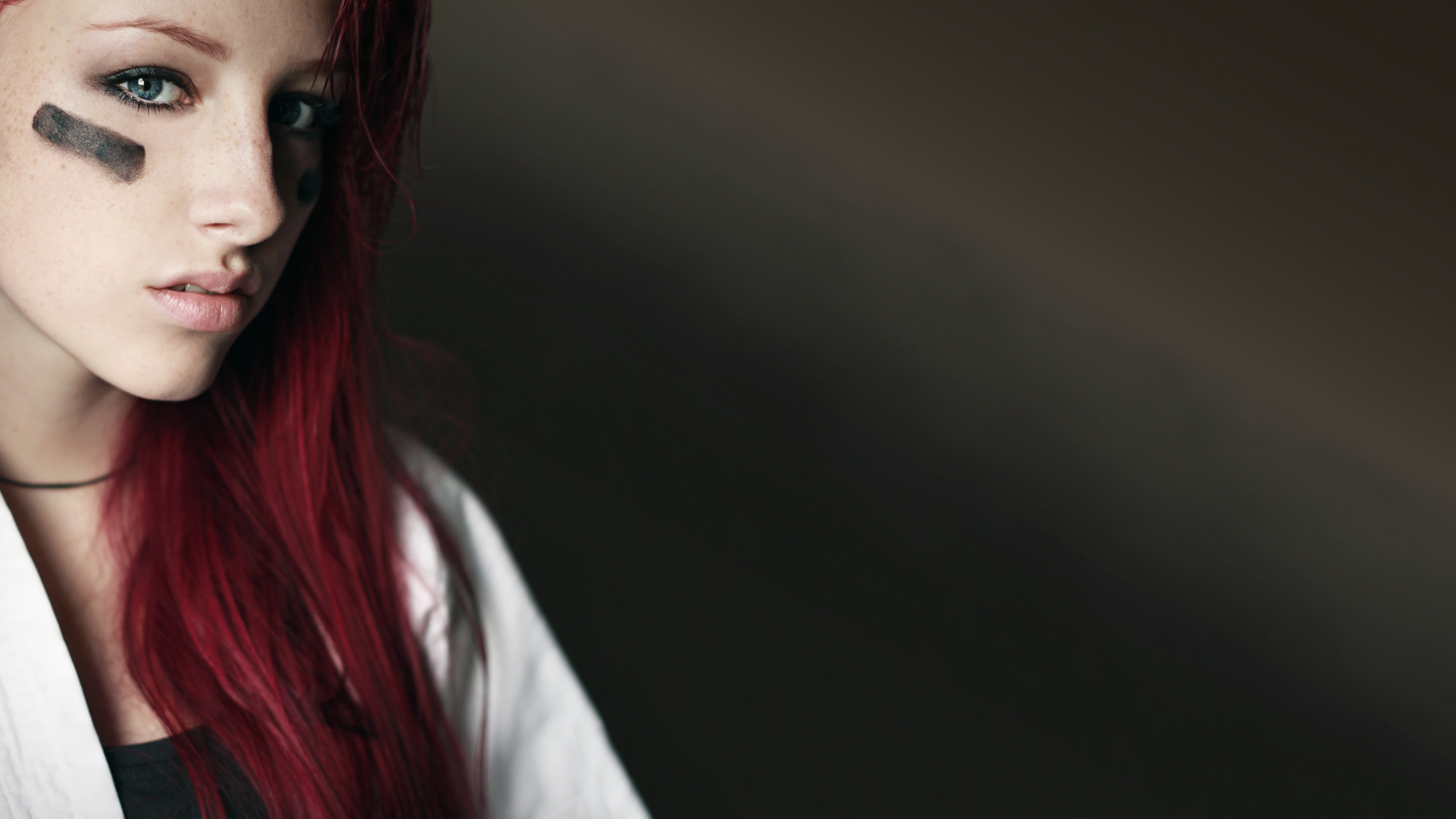 Sofia Wilhelmina with face paint and red hair HD Wallpaper