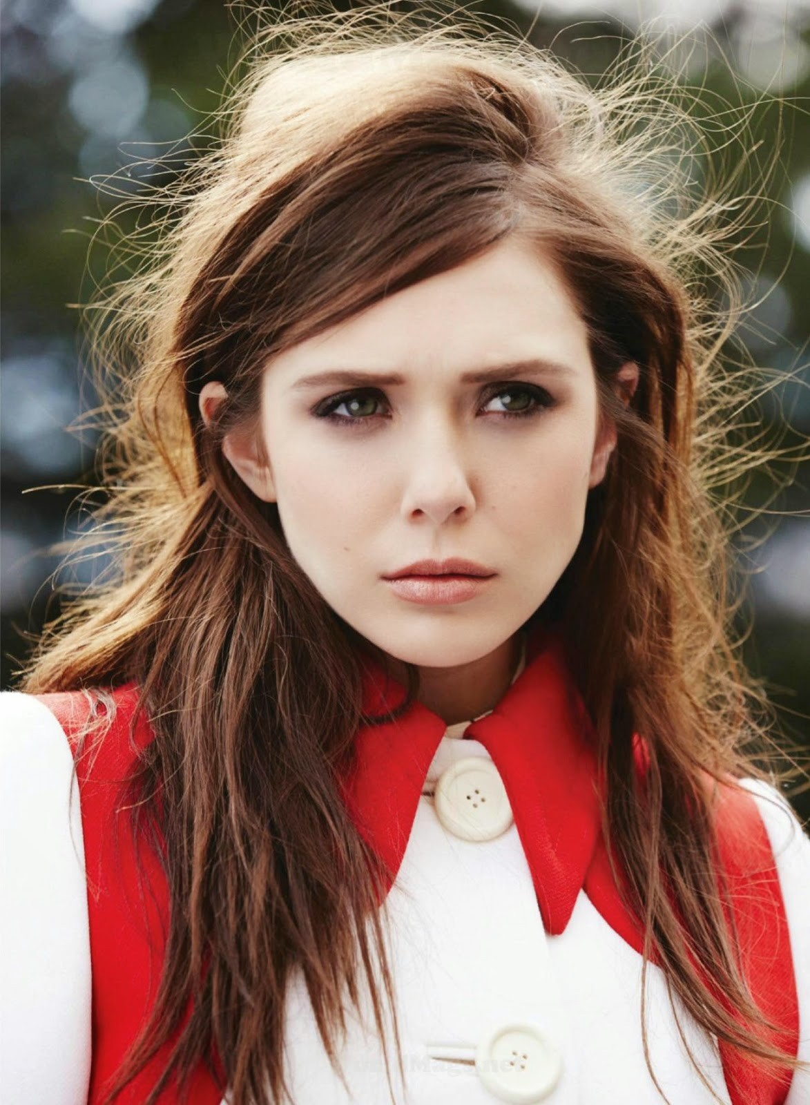 Elizabeth Olsen in a red and white coat HD Wallpaper