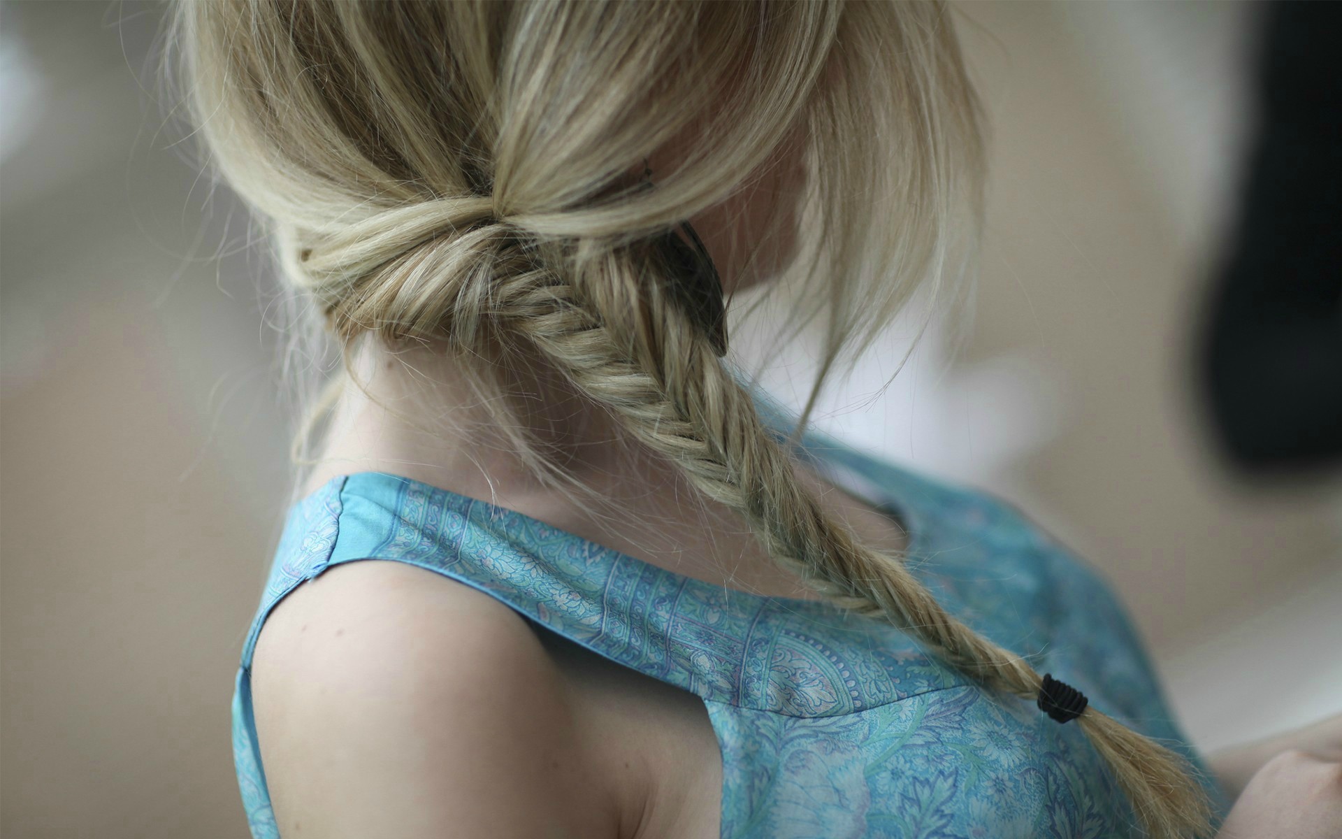 Woman with blonde hair in a fishtail braid HD Wallpaper