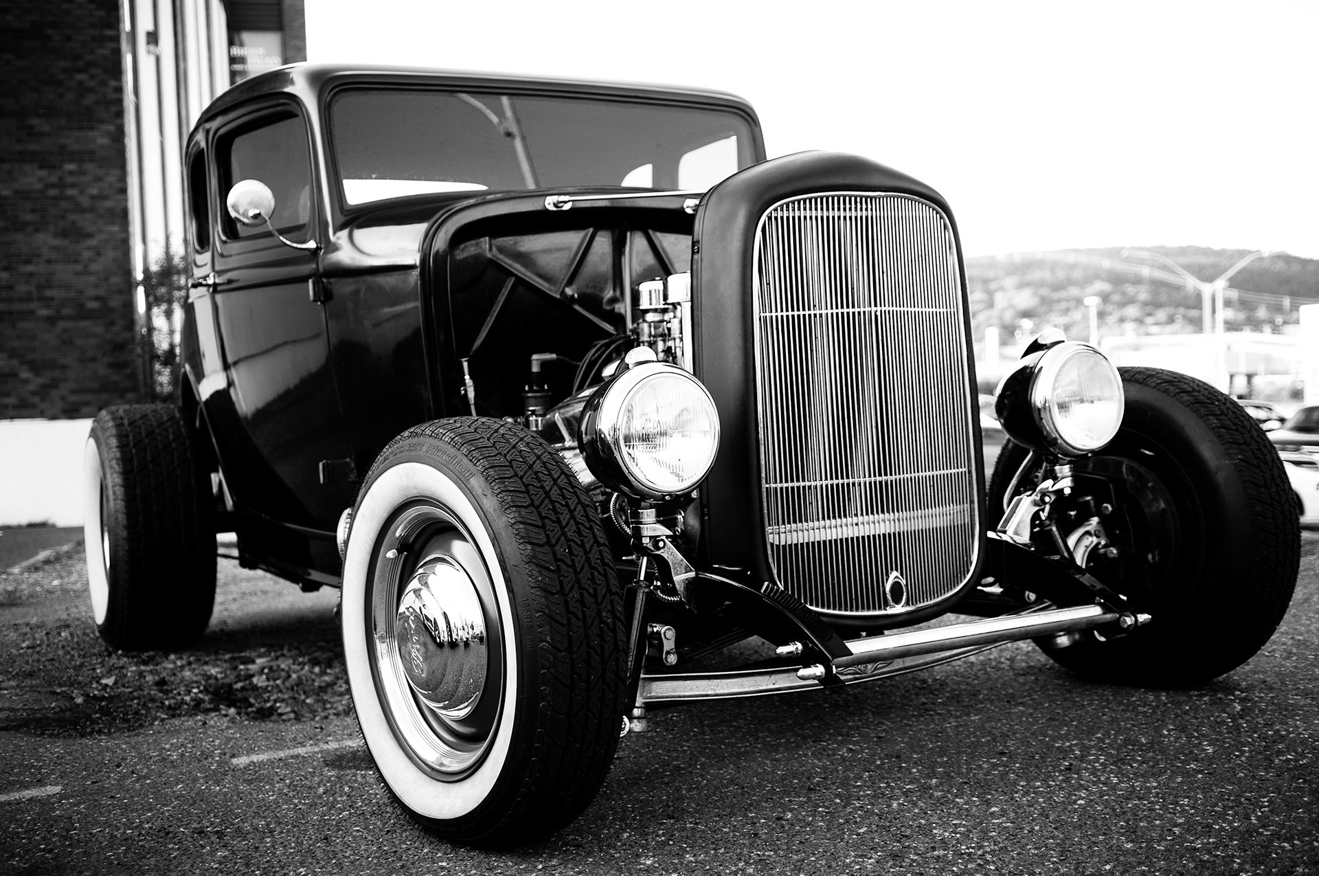 Black vintage hot rod car with chrome grille HD Wallpaper