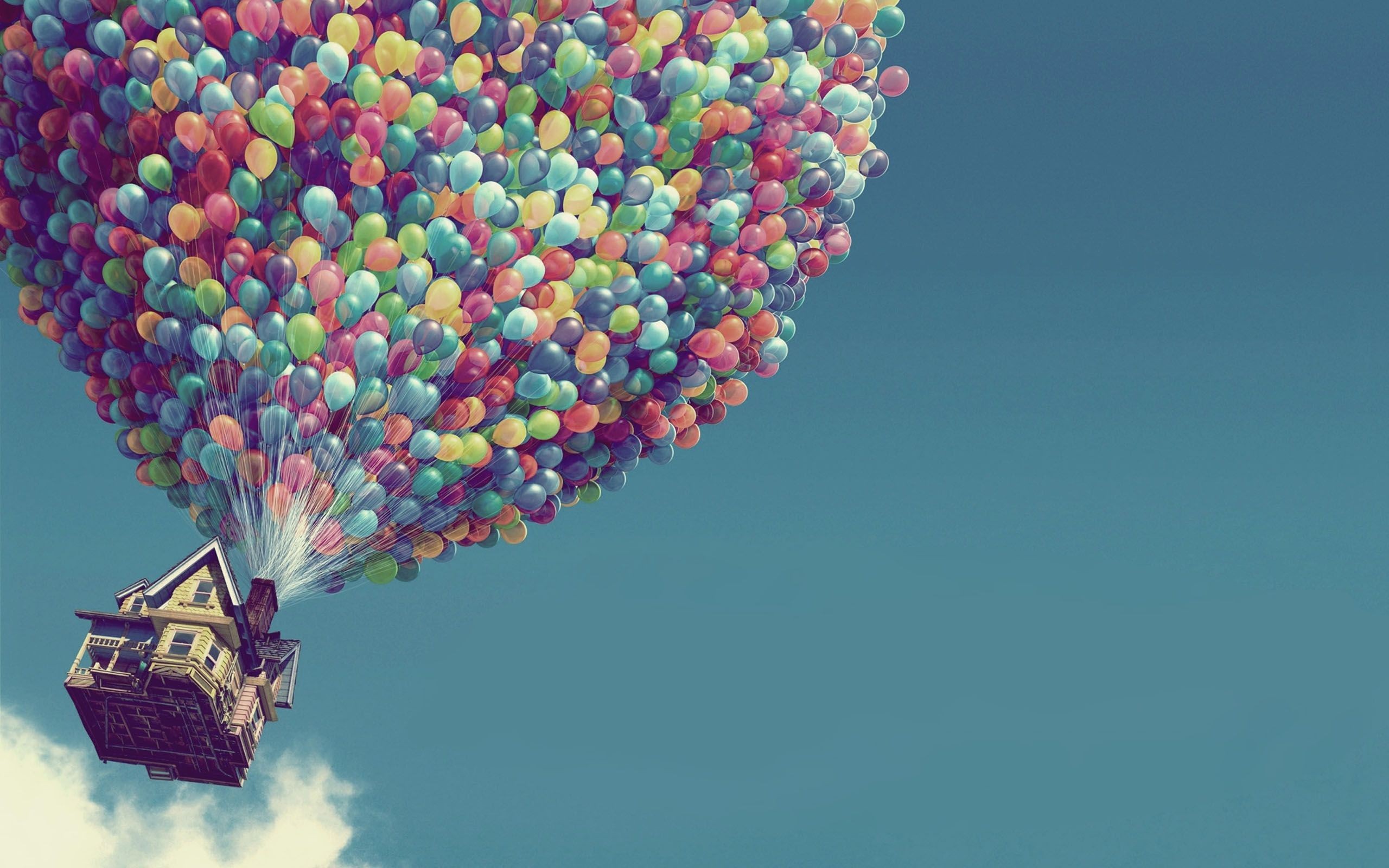 House lifted by balloons from Up movie HD Wallpaper