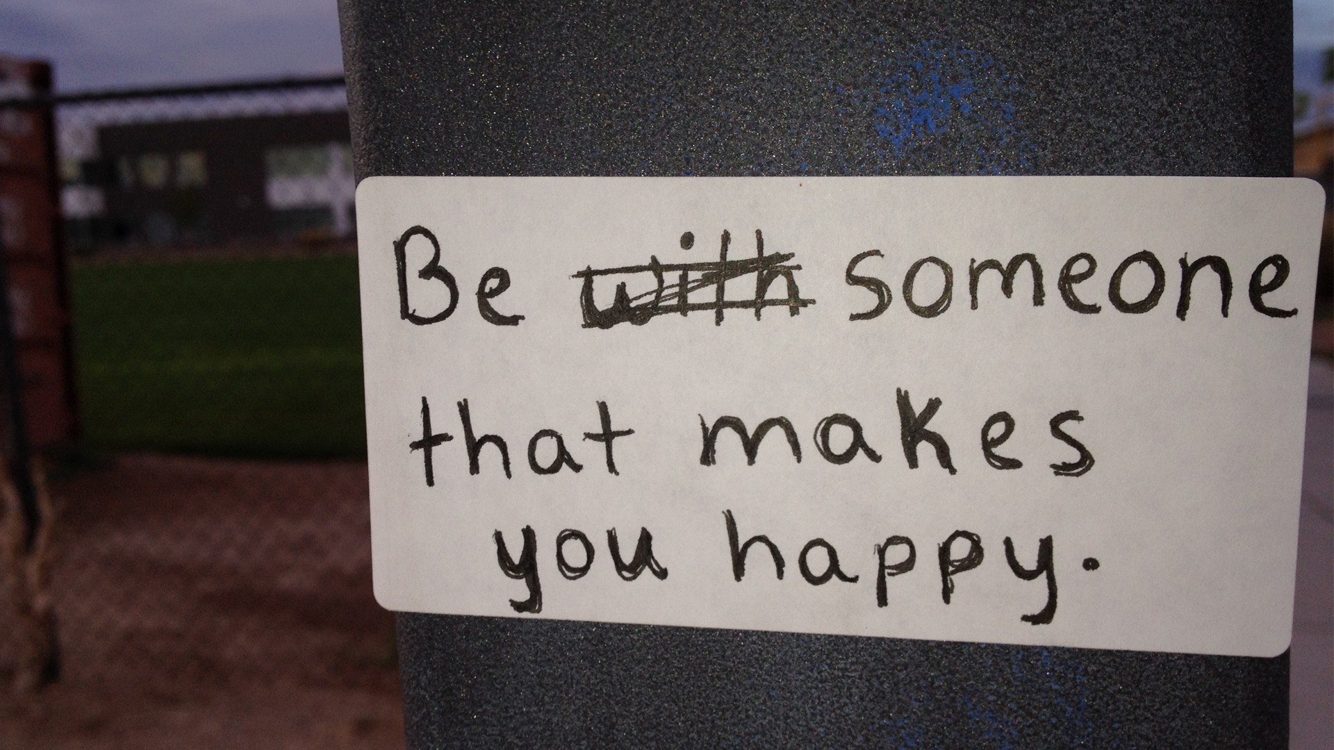 Quote about being with someone who makes you happy HD Wallpaper