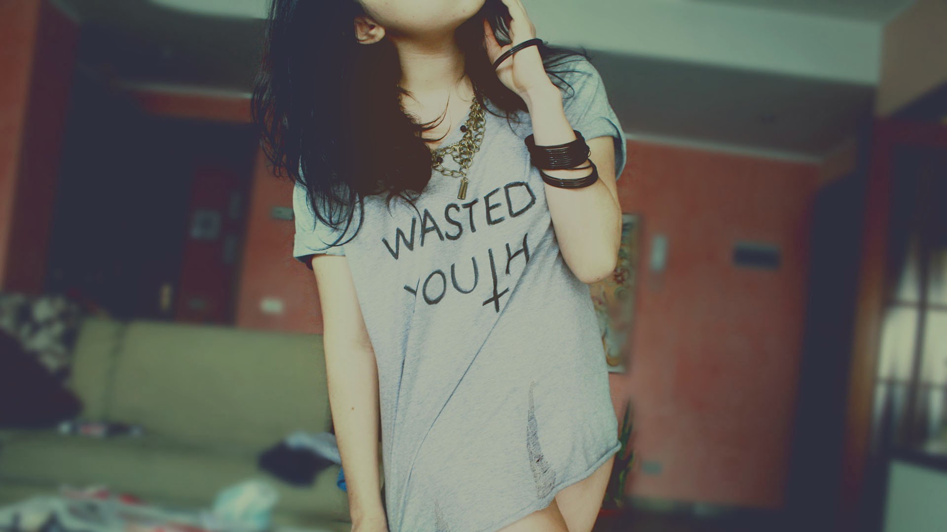 Woman wearing a grey t-shirt with 'Wasted Youth' text HD Wallpaper