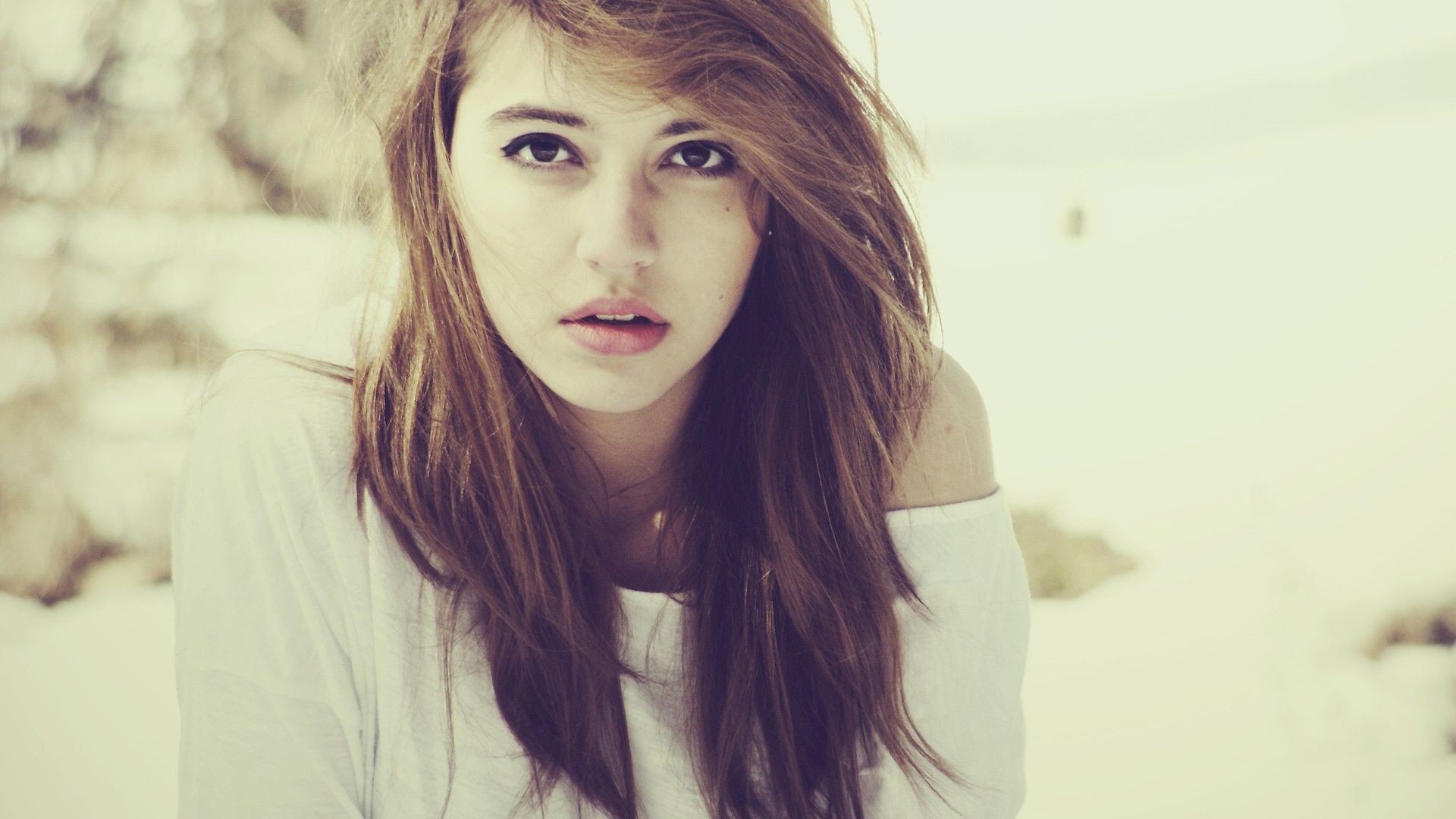 Woman with long brown hair looking at viewer HD Wallpaper