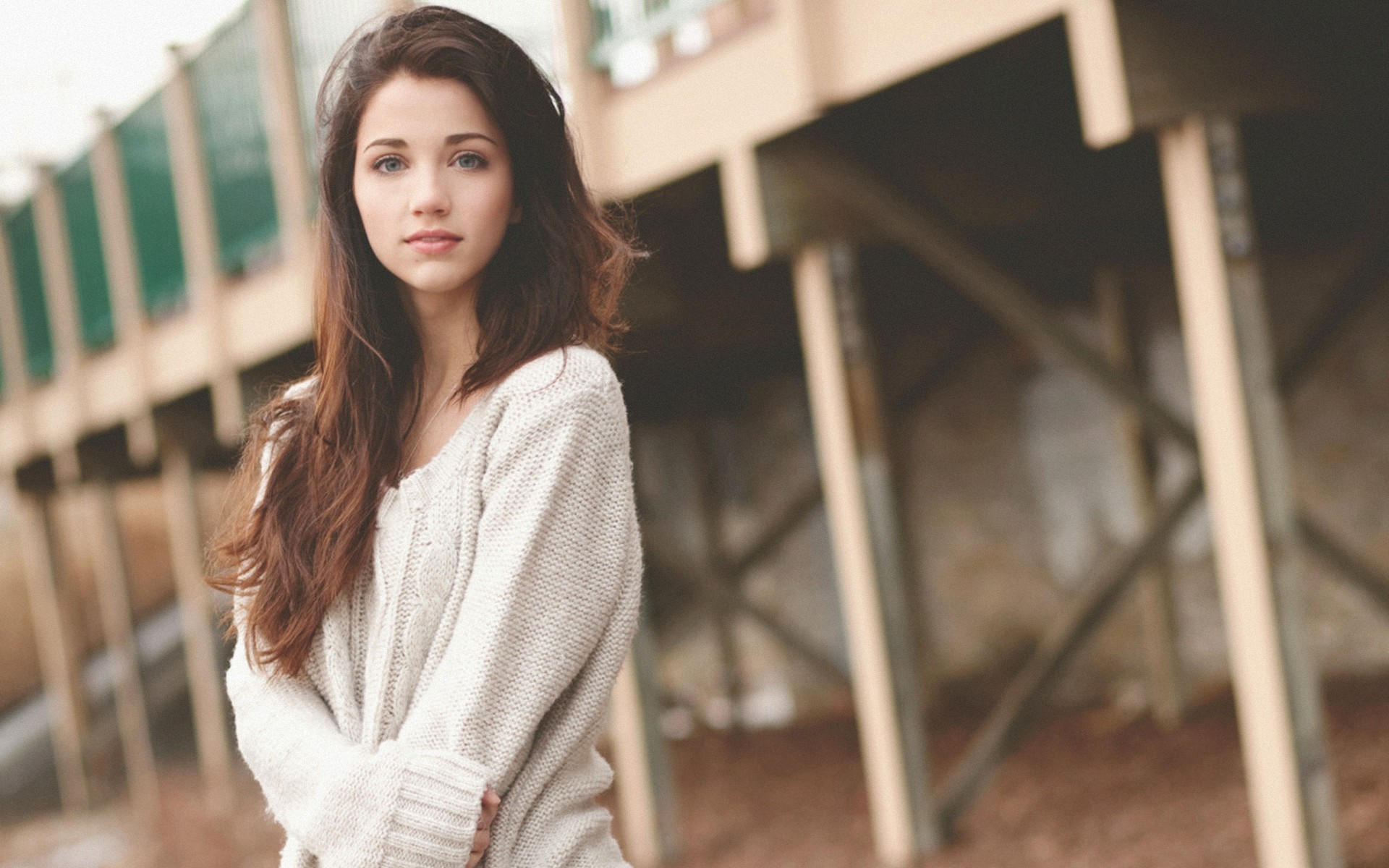 Emily Rudd wearing a sweater outdoors HD Wallpaper