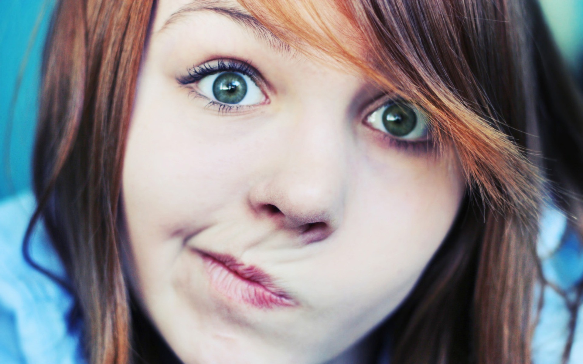 Young woman with green eyes and brunette hair HD Wallpaper