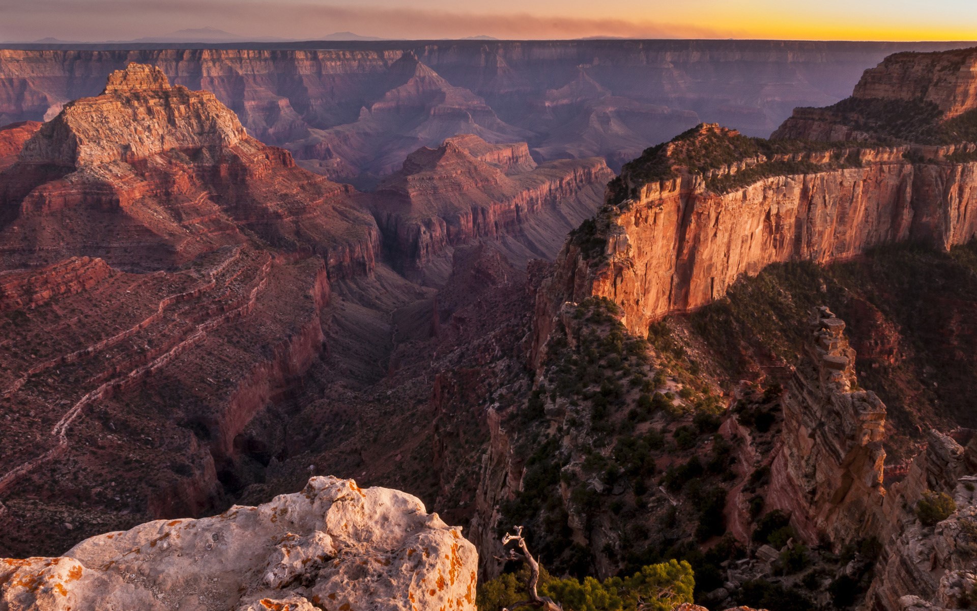 Grand Canyon National Park at sunset HD Wallpaper