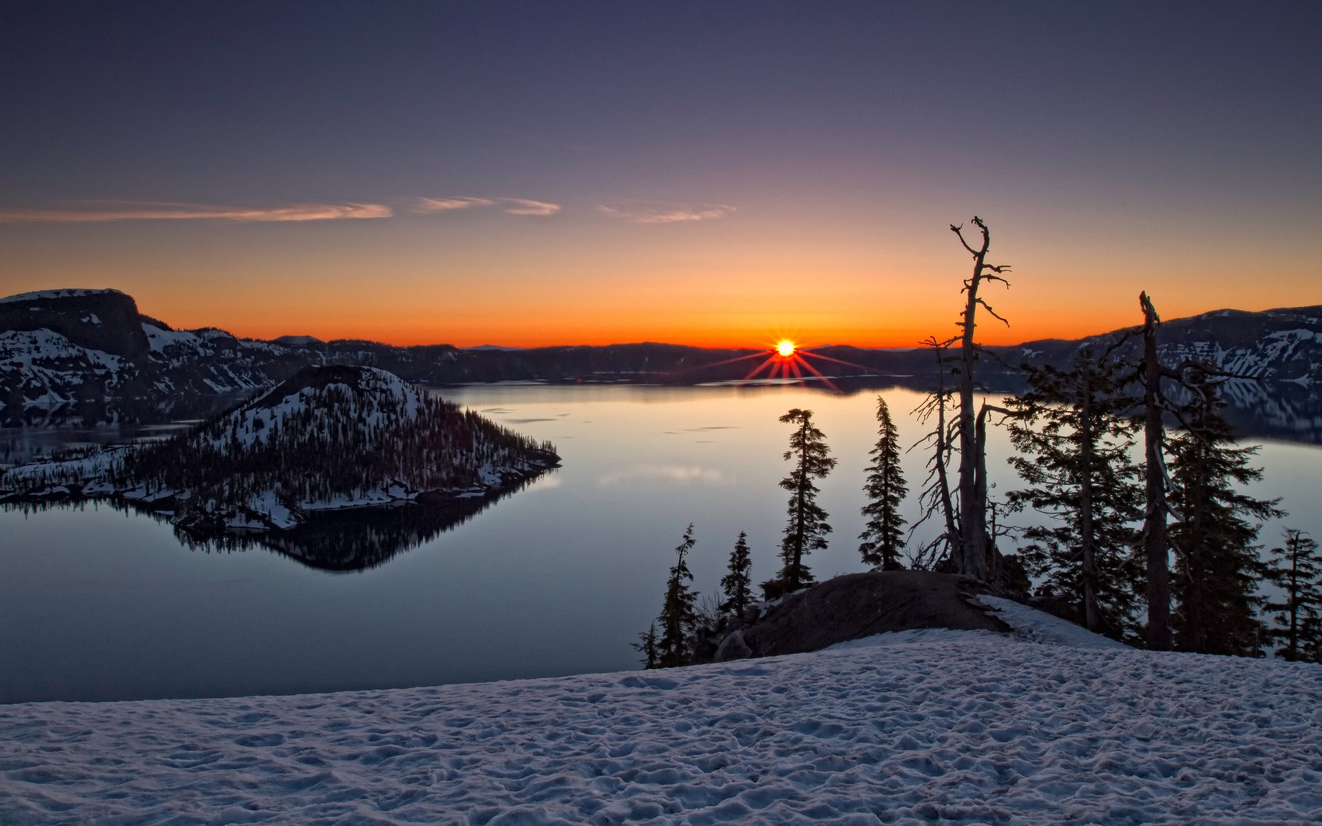 Sunrise over Crater Lake with Wizard Island HD Wallpaper
