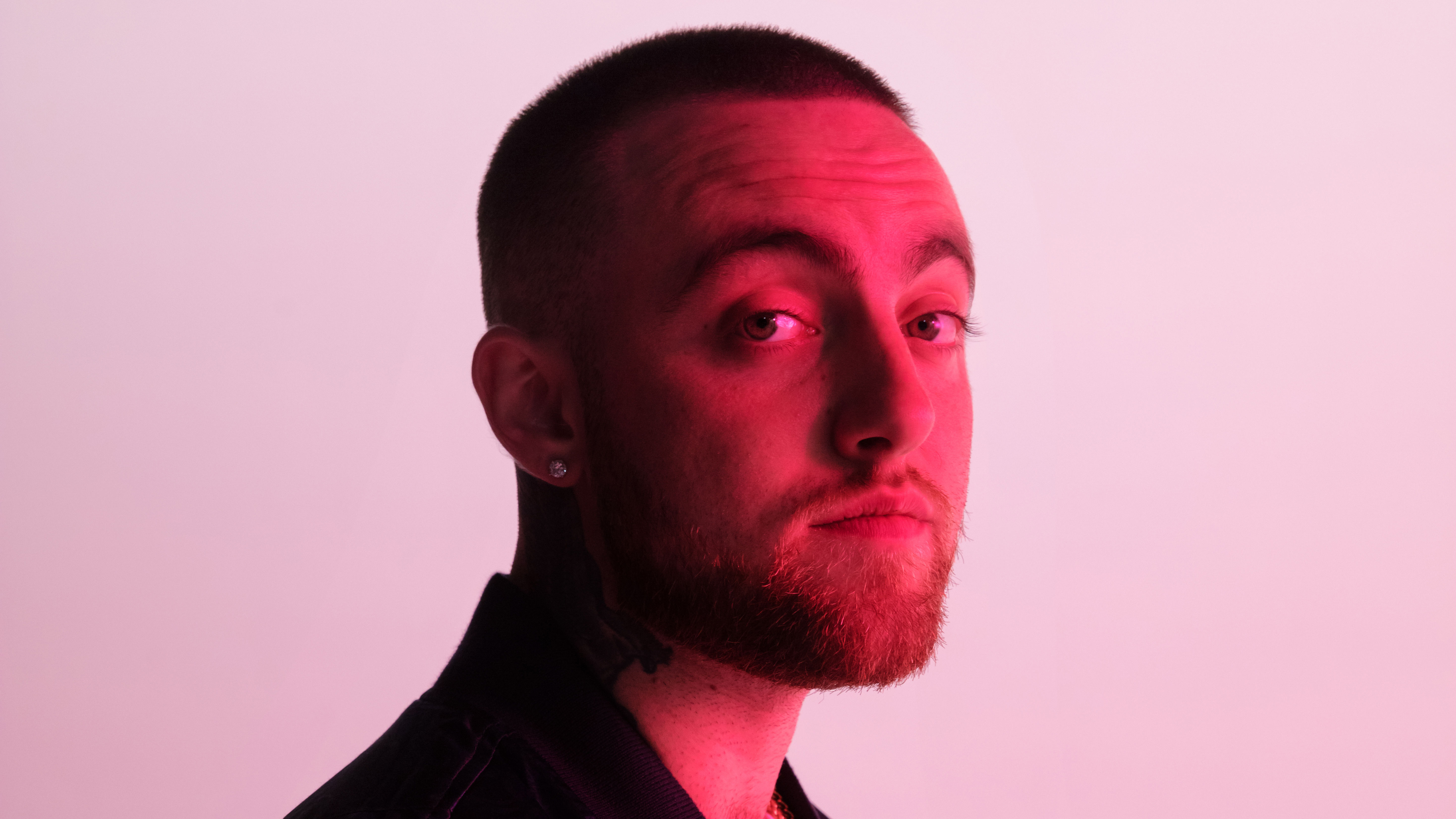 Mac Miller portrait with pink lighting HD Wallpaper