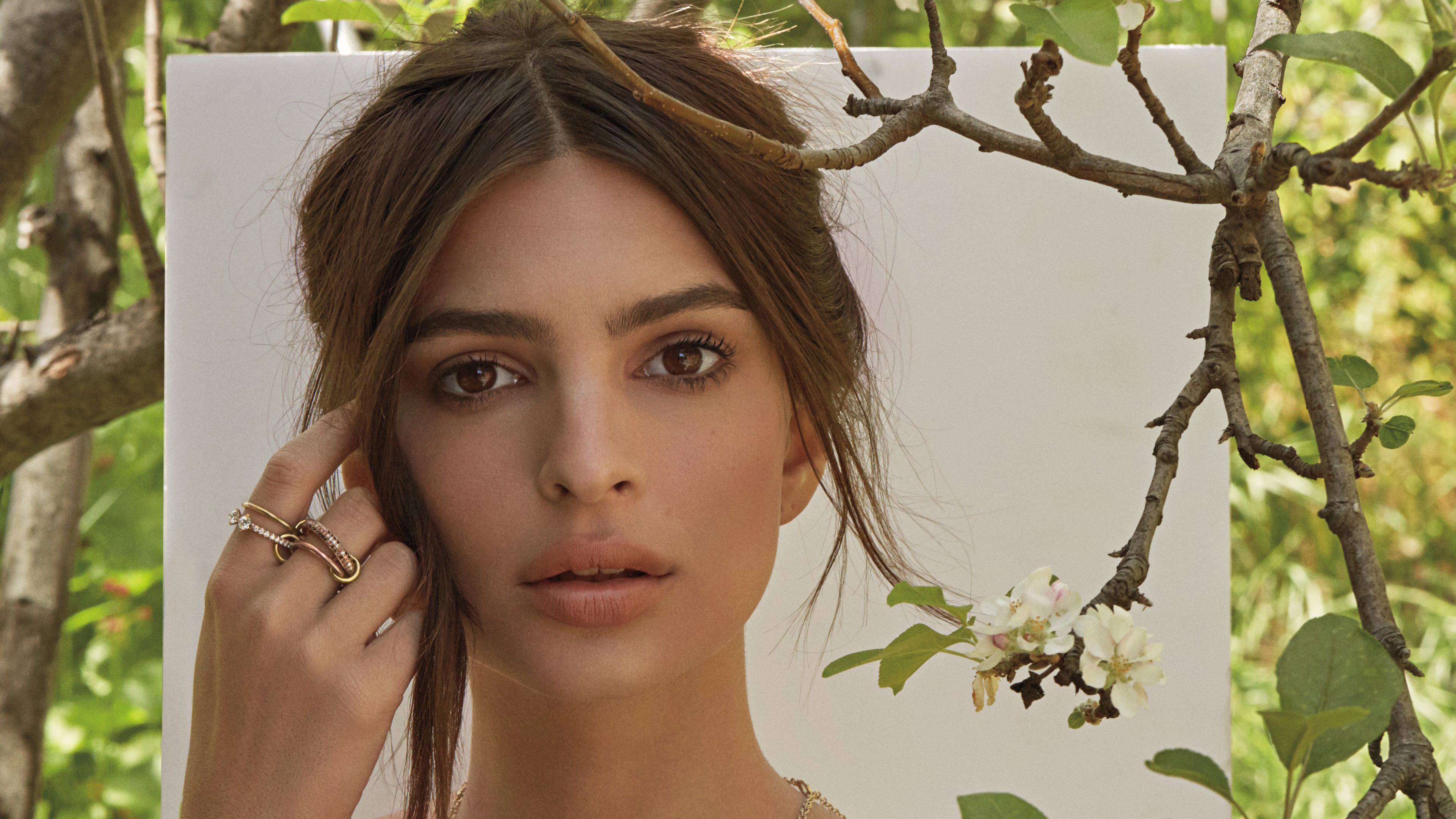 Emily Ratajkowski 4K photoshoot HD Wallpaper