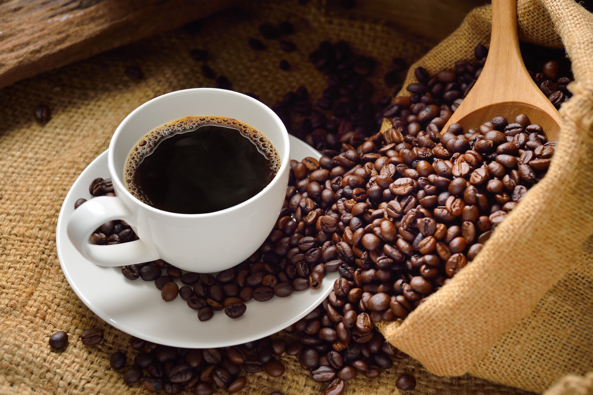 Coffee cup and roasted coffee beans HD Wallpaper