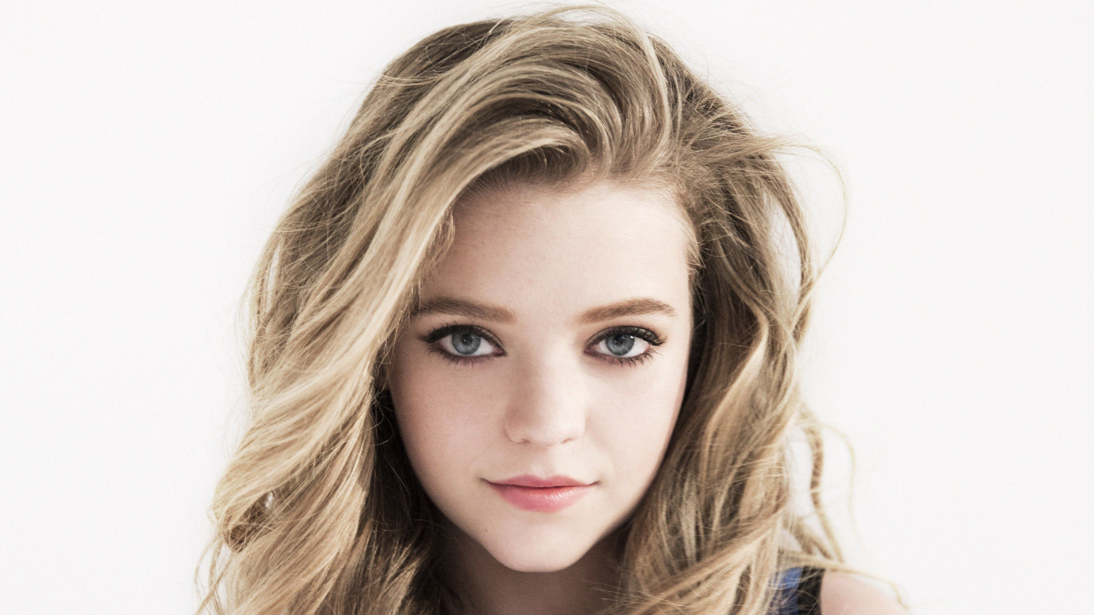 Jade Pettyjohn 4K Portrait HD Wallpaper
