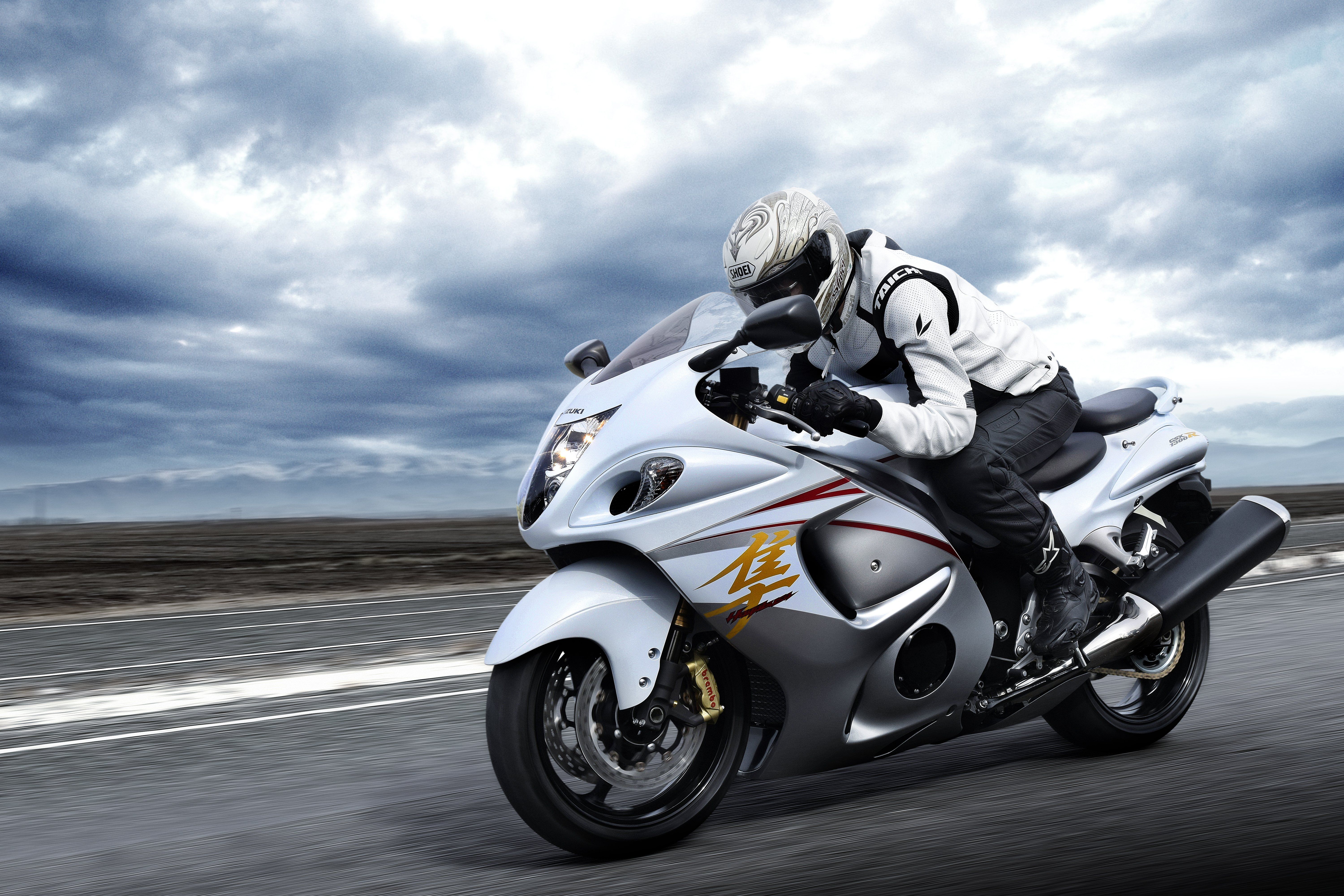 Suzuki Hayabusa motorcycle on a road HD Wallpaper