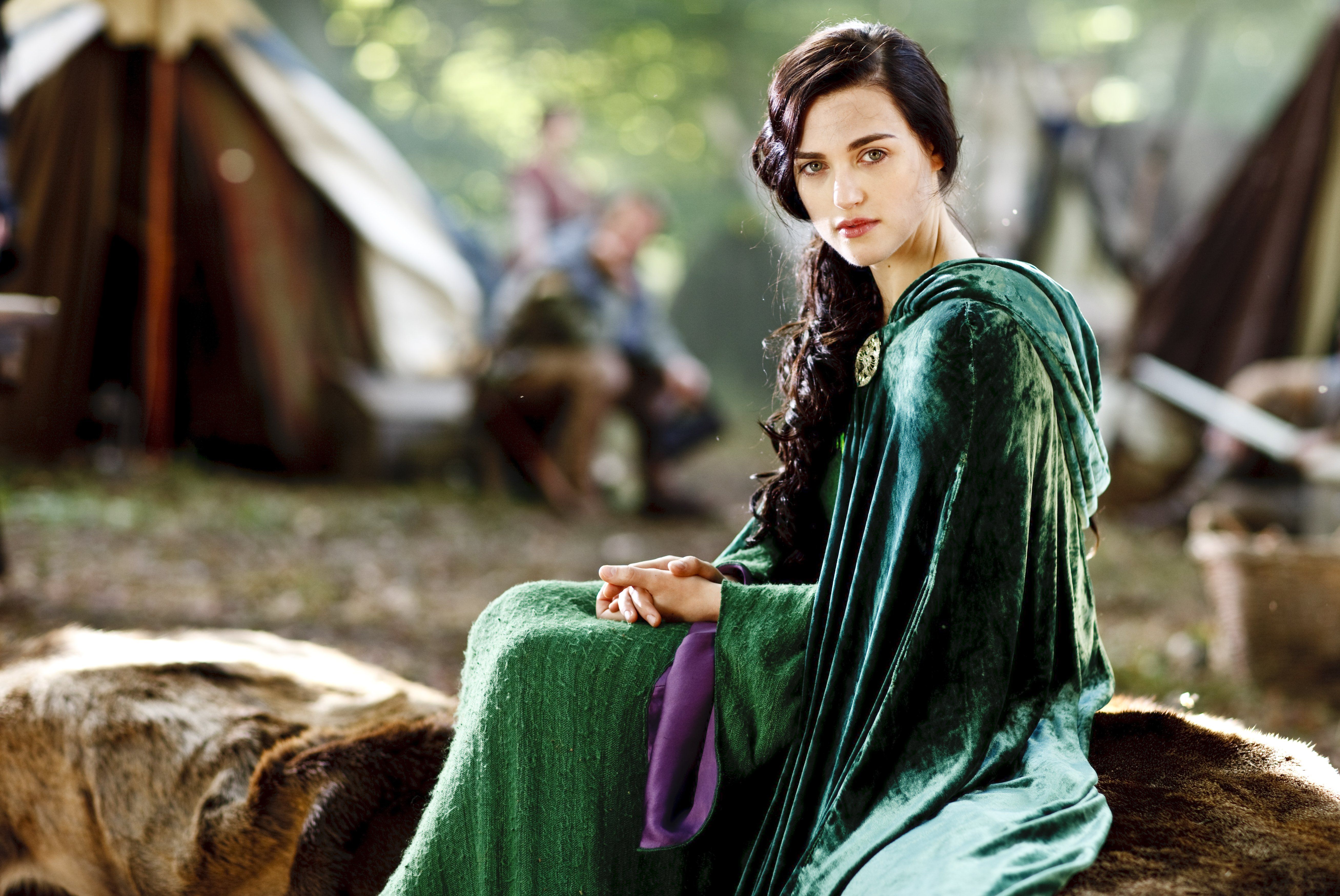 Katie McGrath in a green dress HD Wallpaper