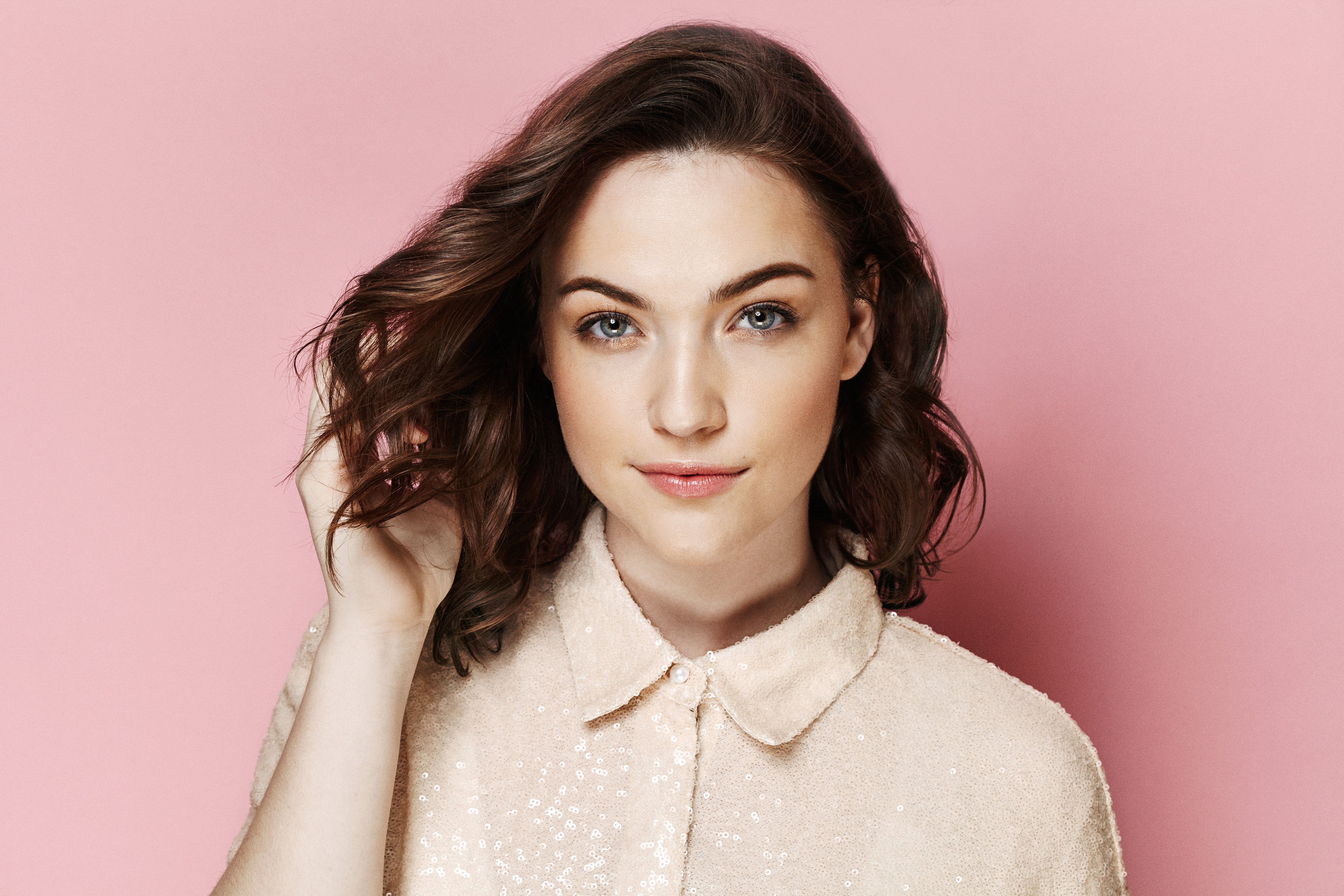 Violett Beane in a sequined shirt HD Wallpaper
