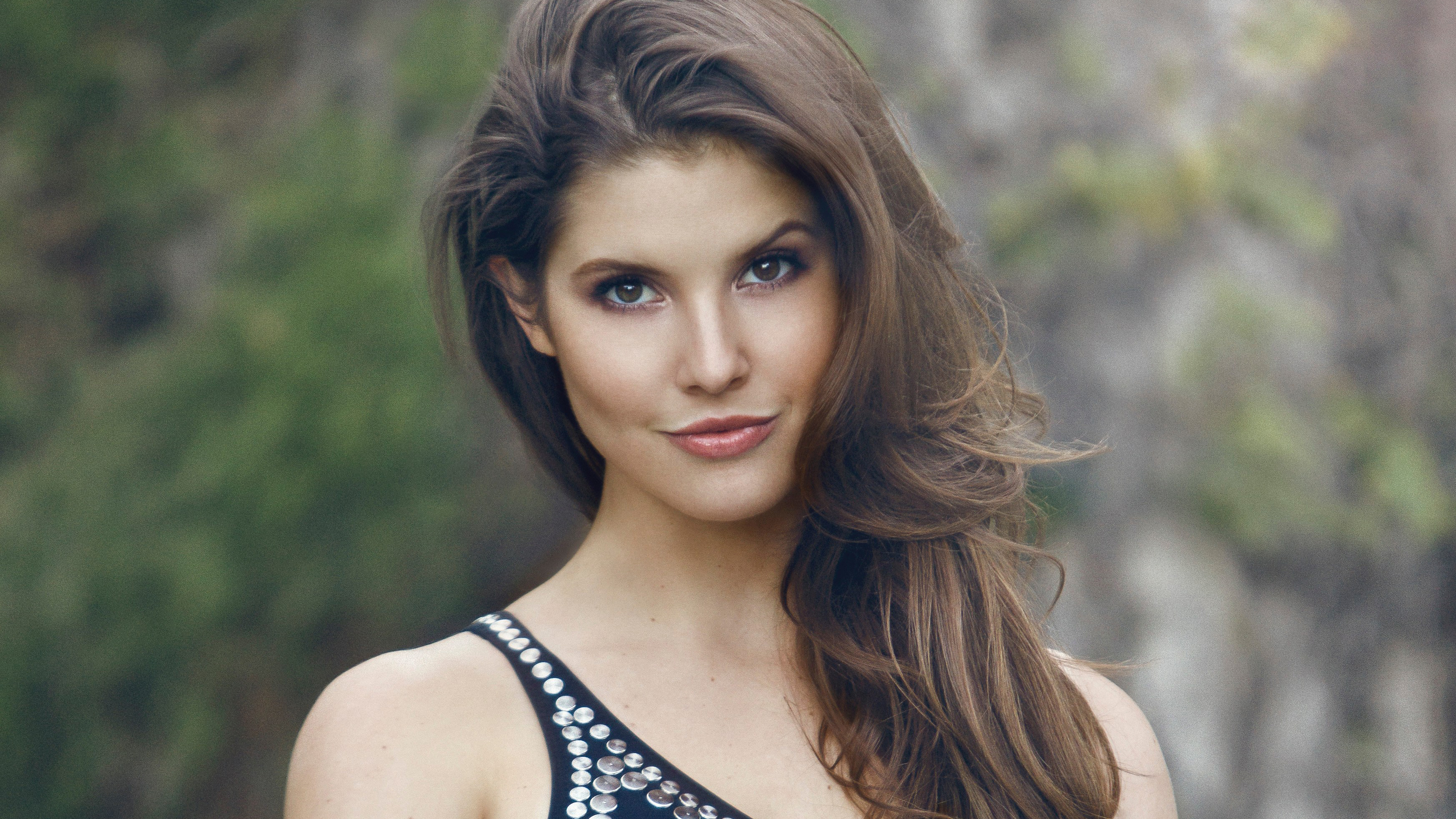 Amanda Cerny in 4K HD Wallpaper
