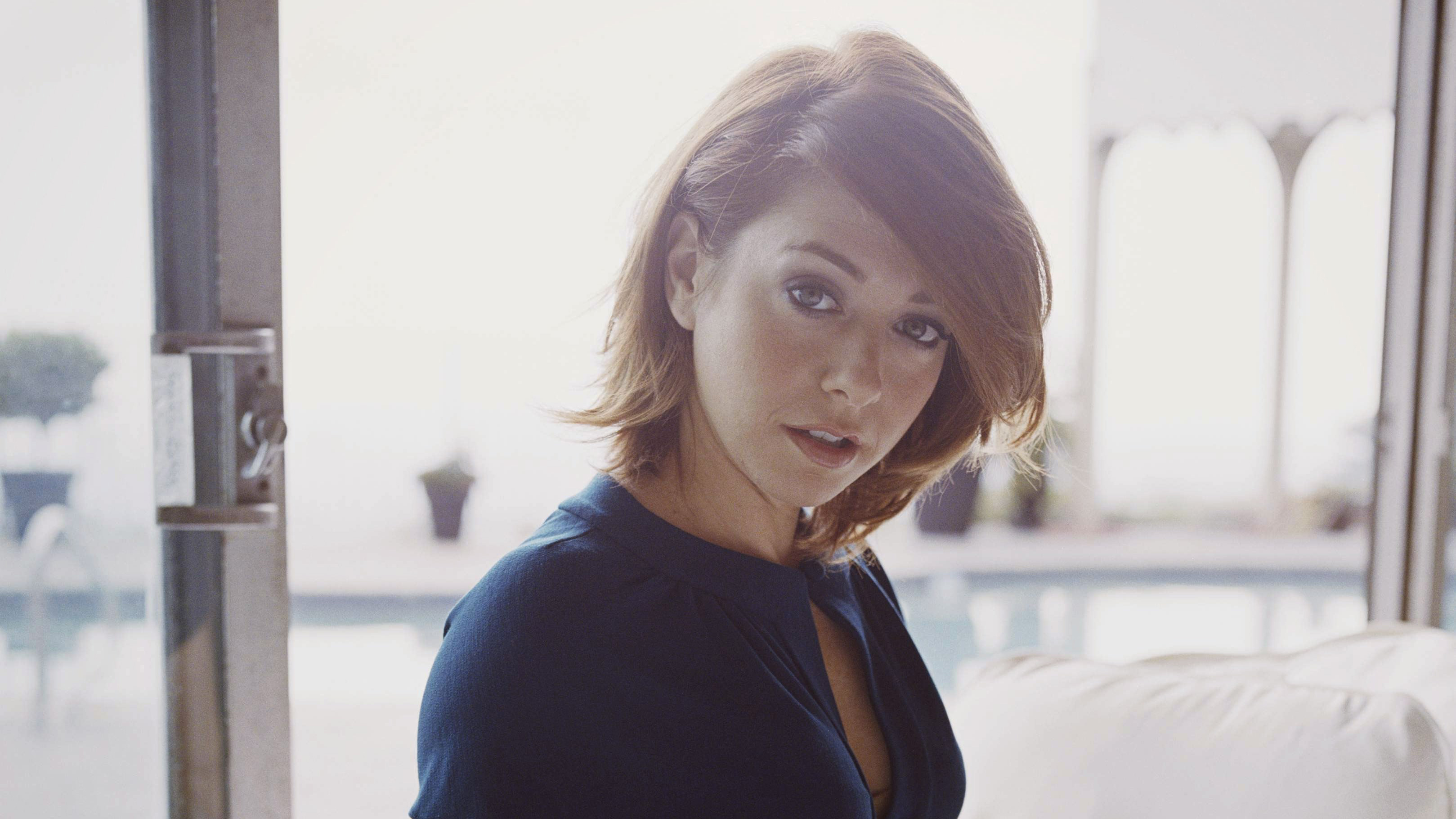 Alyson Hannigan 4K HD Wallpaper