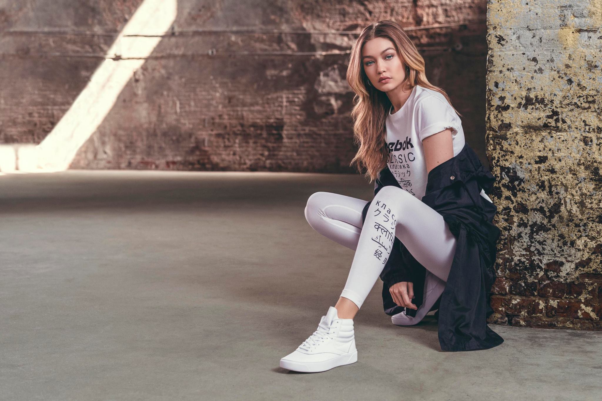 Gigi Hadid in Reebok outfit HD Wallpaper