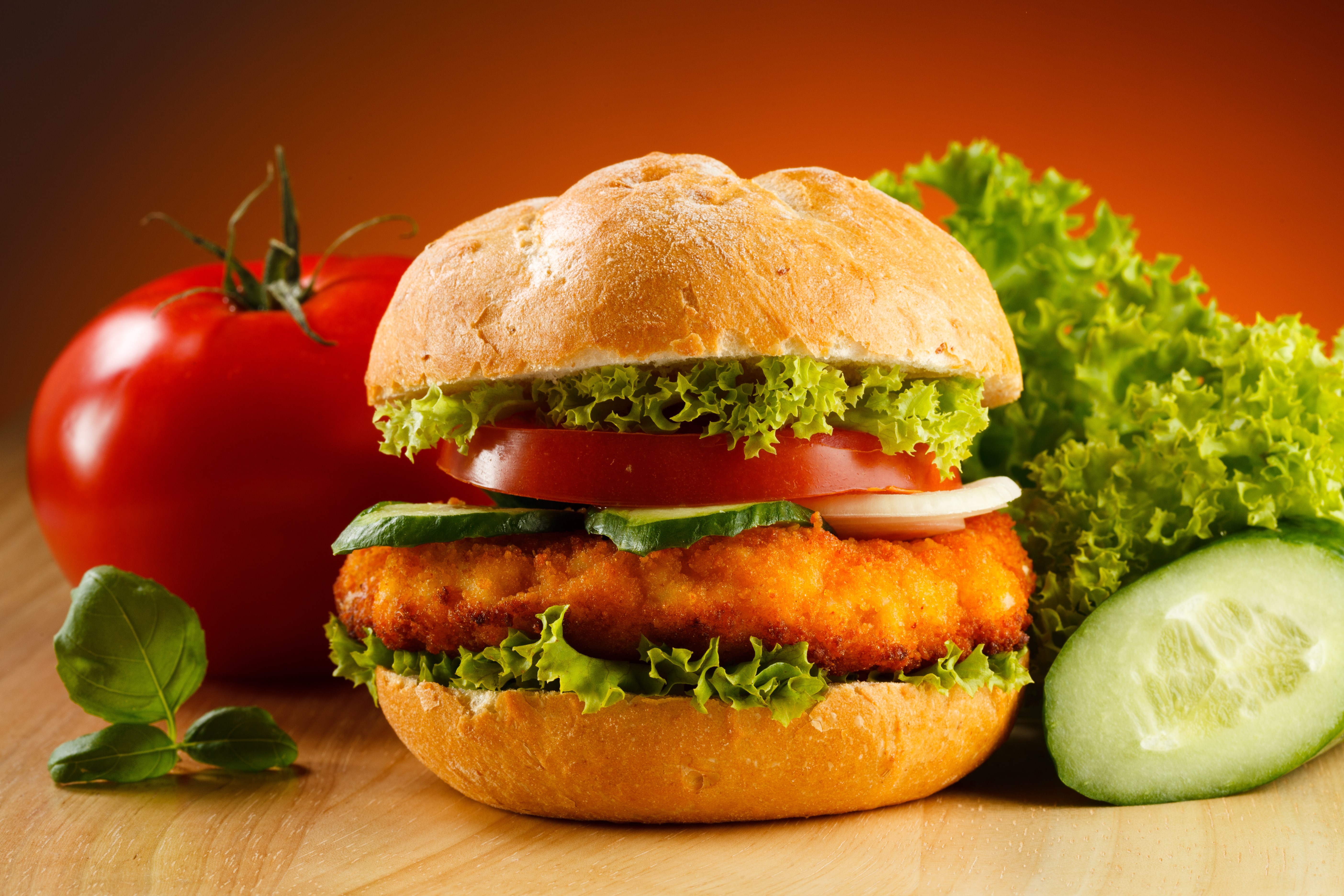Burger with tomato, lettuce, and cucumber HD Wallpaper