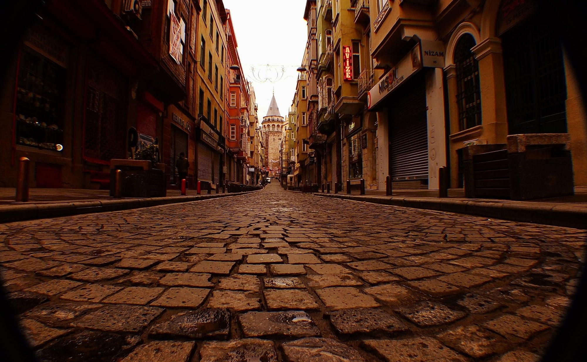 Galata Tower in Istanbul street HD Wallpaper