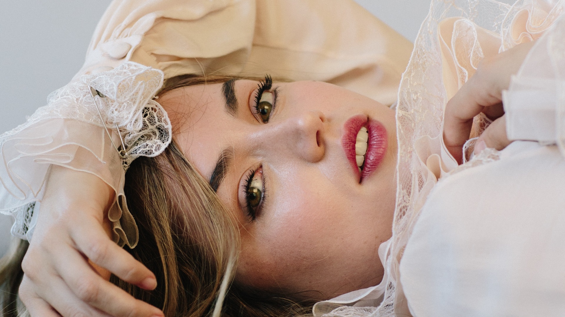Ana de Armas HD Wallpaper