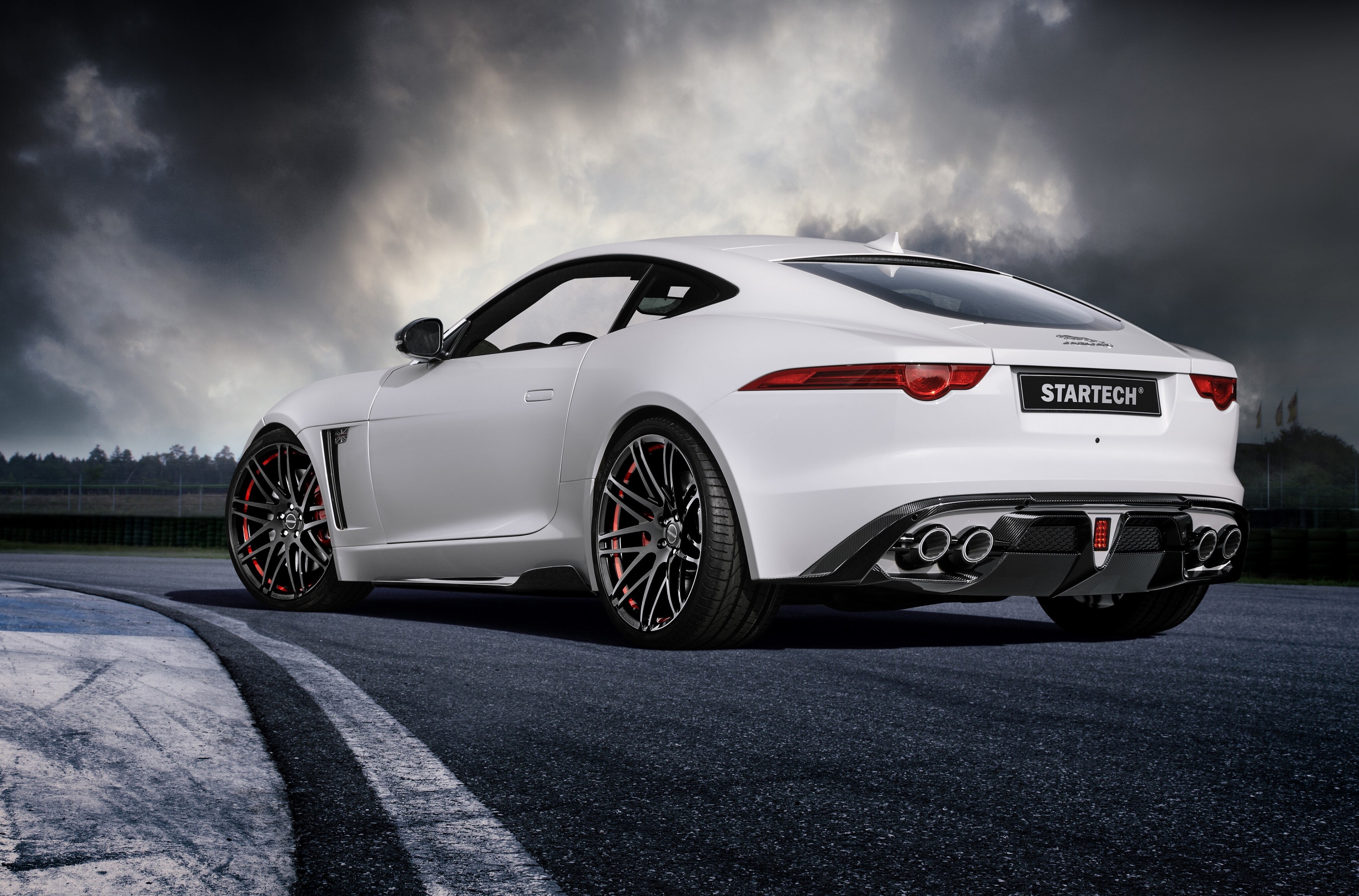 White Startech Jaguar F-Type 4K HD Wallpaper