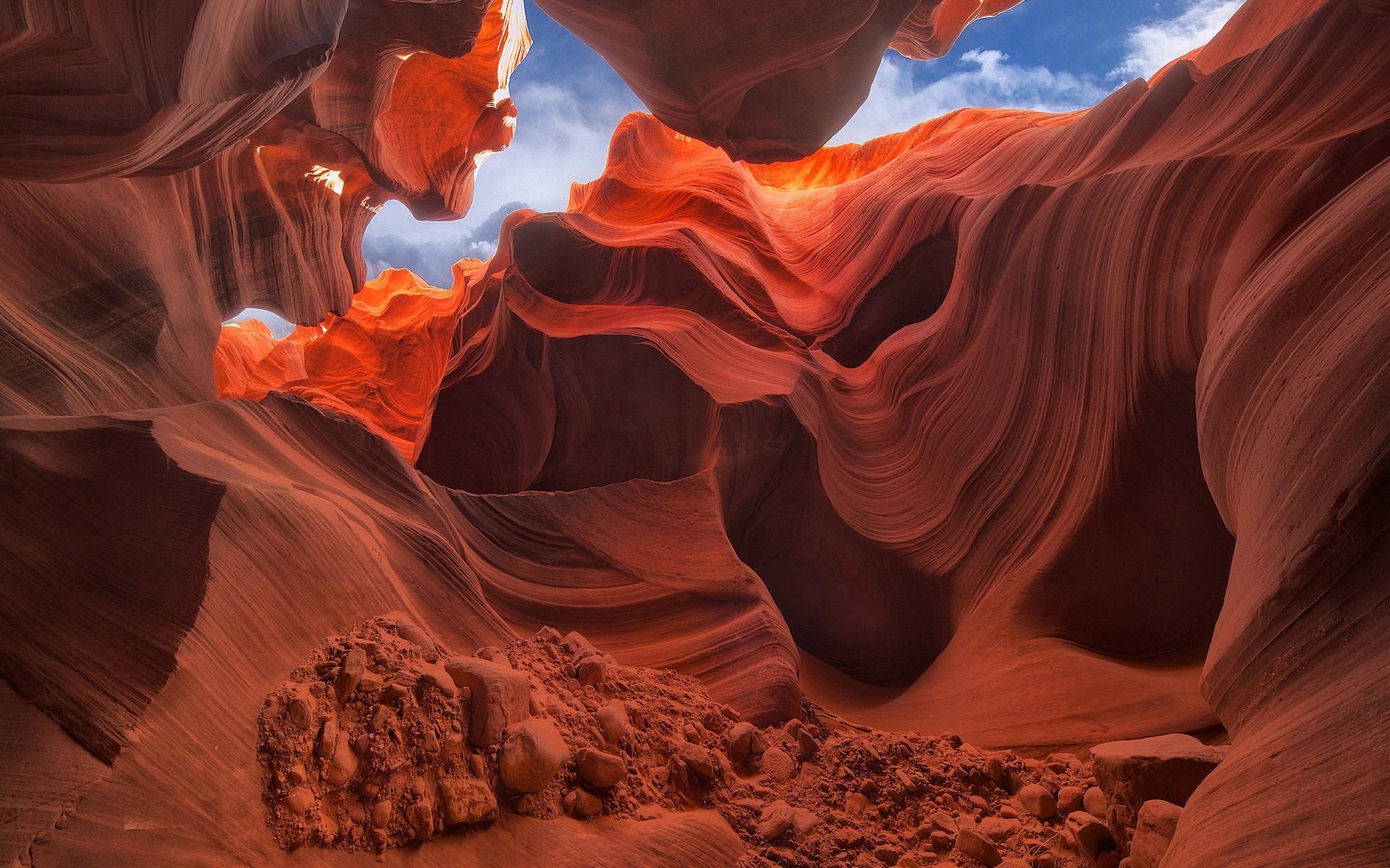 Antelope Canyon sandstone formations and sky HD Wallpaper