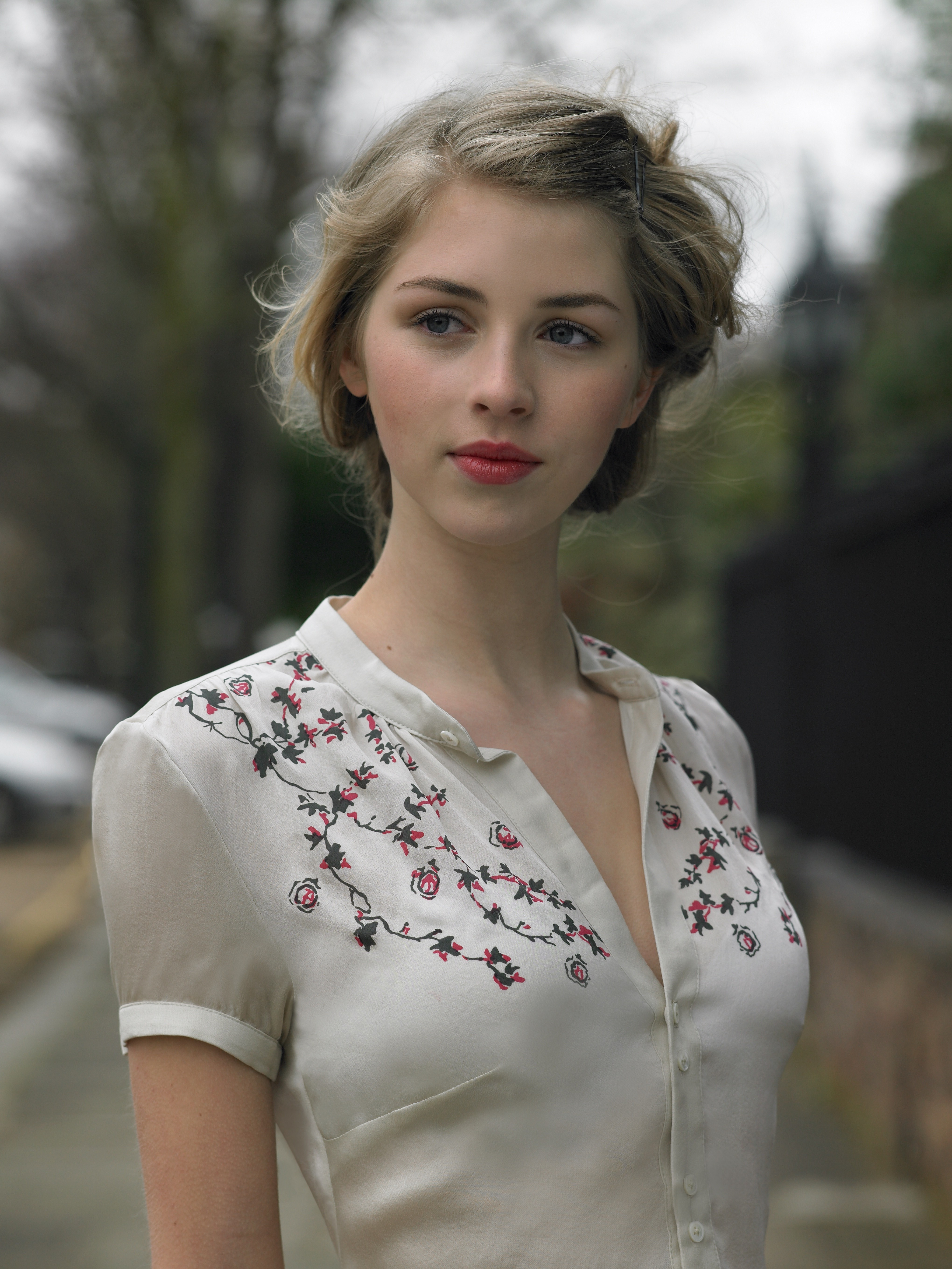 Hermione Corfield portrait HD Wallpaper