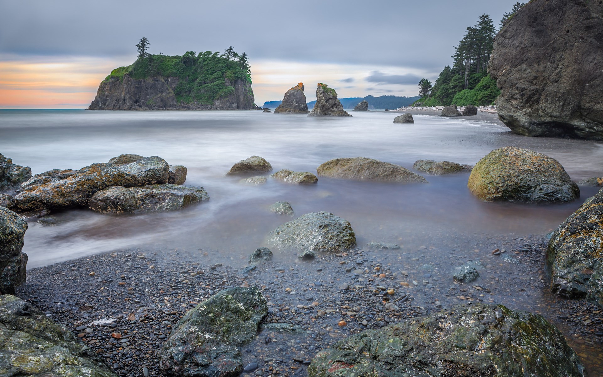 Ruby Beach Washington Coastline with Sea Stacks HD Wallpaper