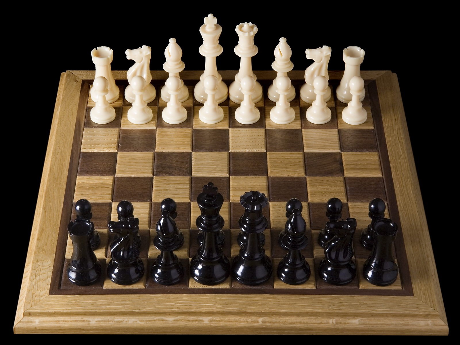 Chess board with black and white pieces HD Wallpaper