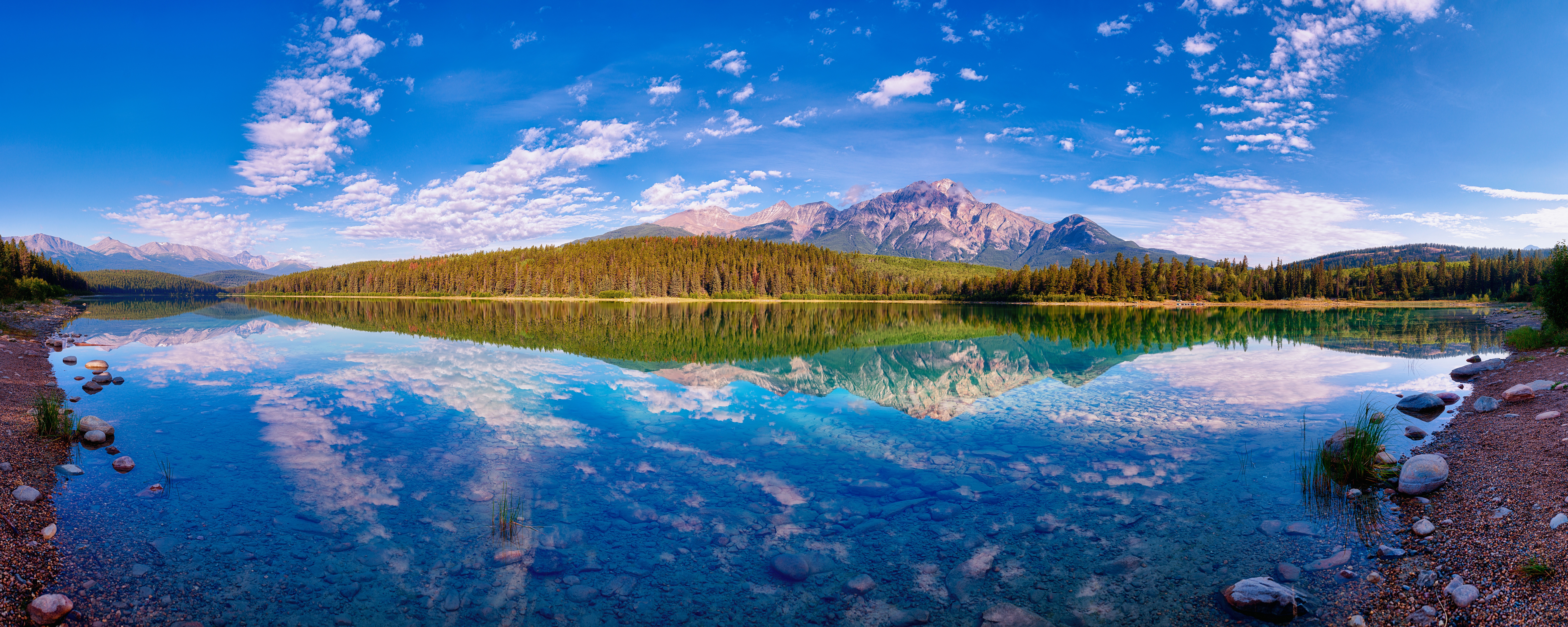 Mountain Reflection on a Lake HD Wallpaper