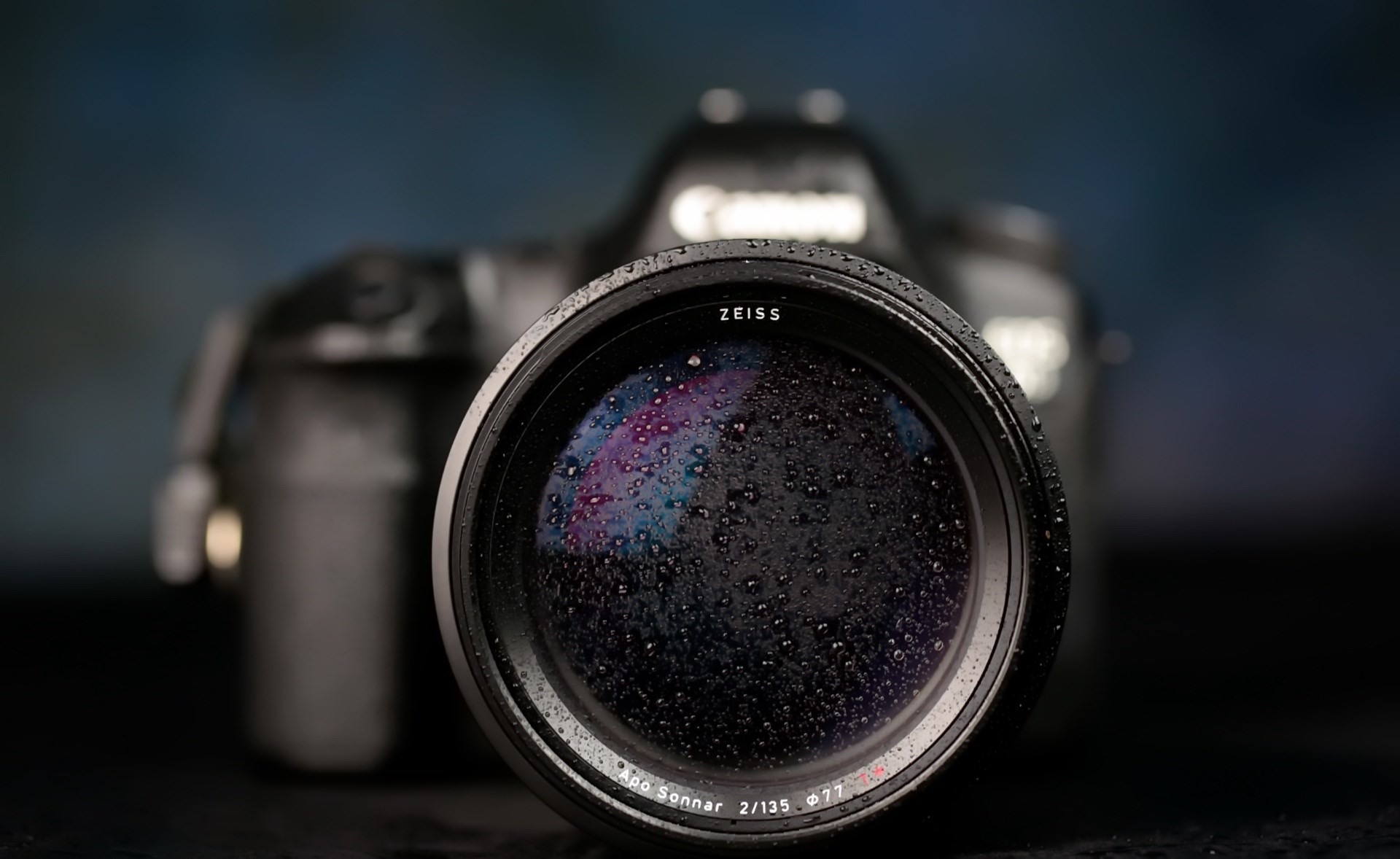 Zeiss Apo Sonnar 2/135 Camera Lens with Water Droplets HD Wallpaper