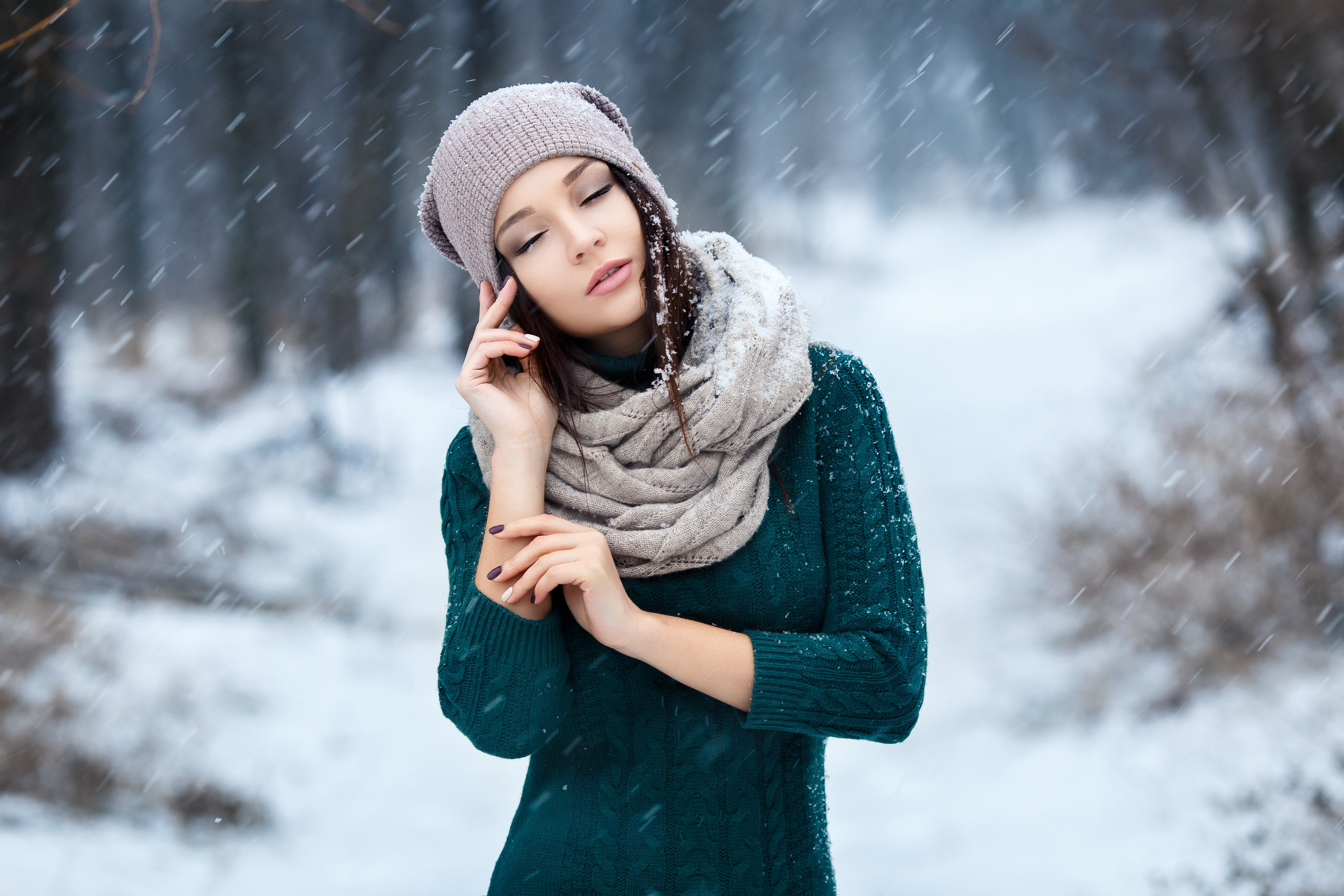 Angelina Petrova in Winter Hat and Scarf HD Wallpaper