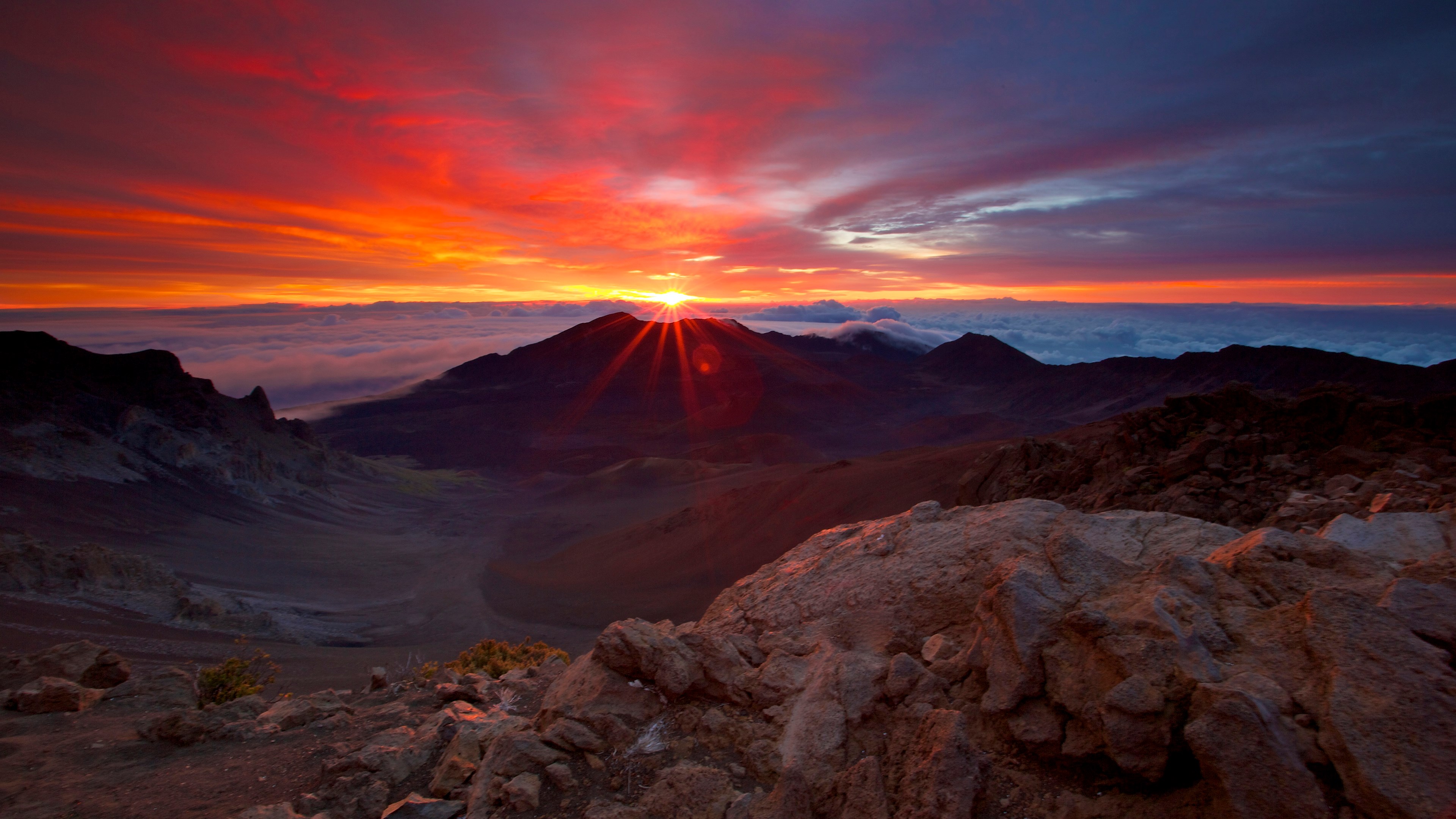 Sunrise over Haleakala Crater, Maui HD Wallpaper