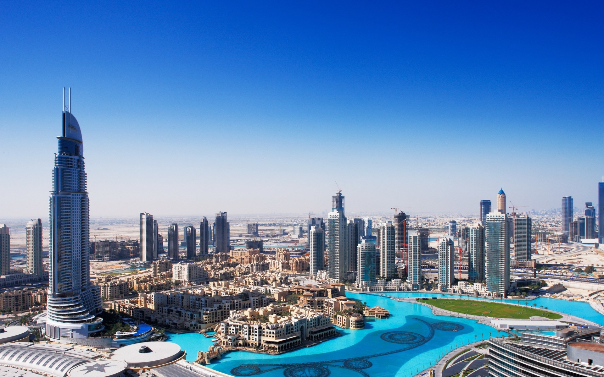 Dubai skyline with Burj Khalifa and Dubai Fountain HD Wallpaper