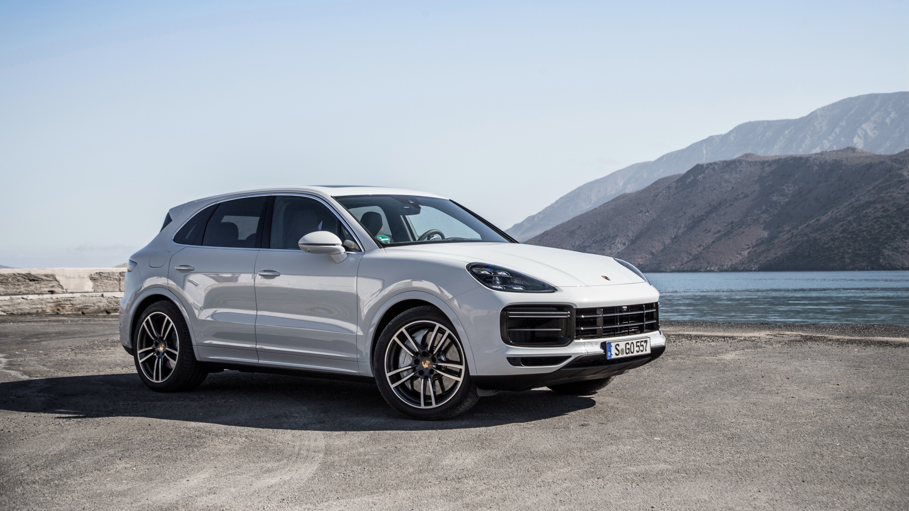 White Porsche Cayenne Turbo 4K HD Wallpaper