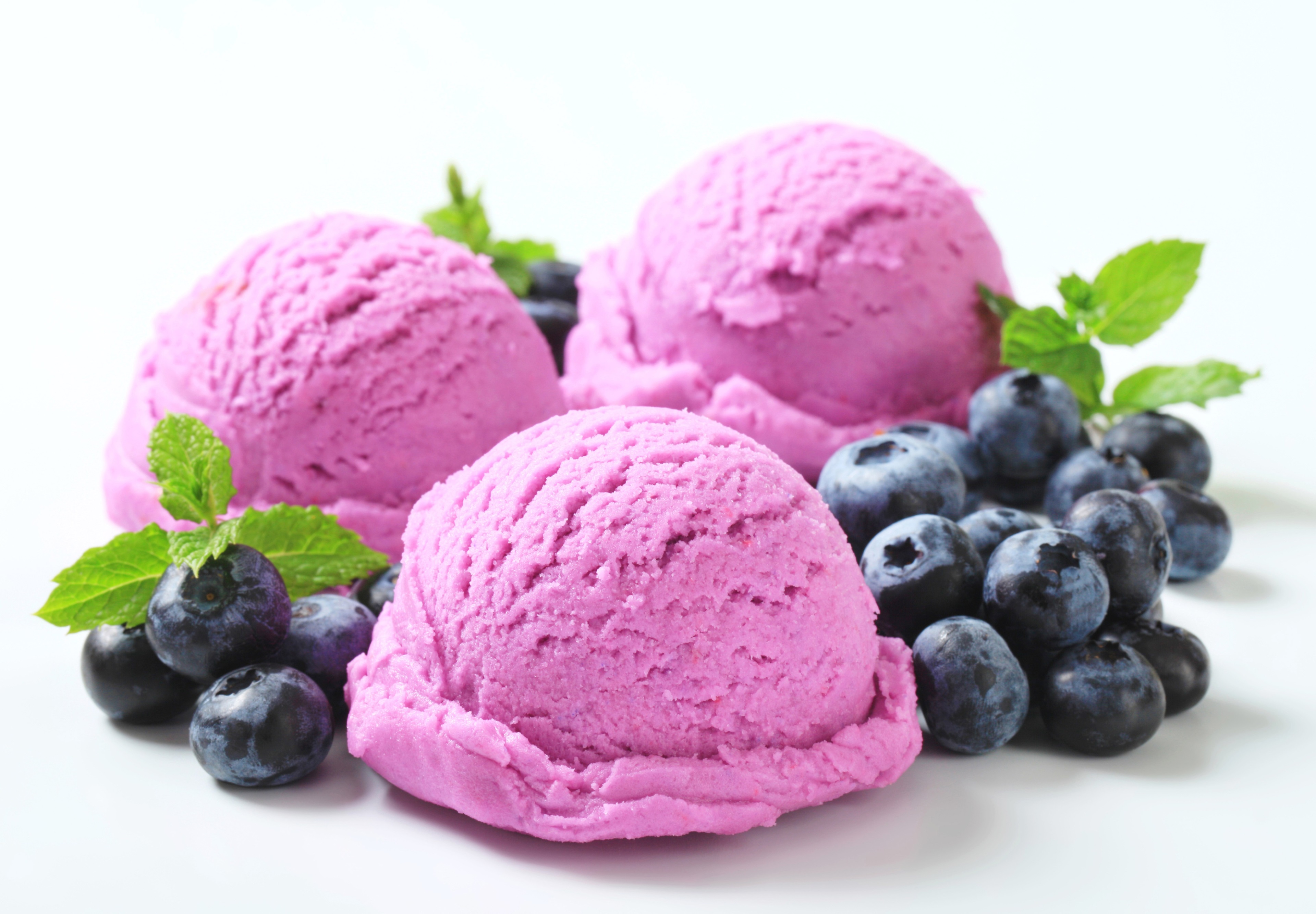 Blueberry ice cream scoops with blueberries and mint HD Wallpaper