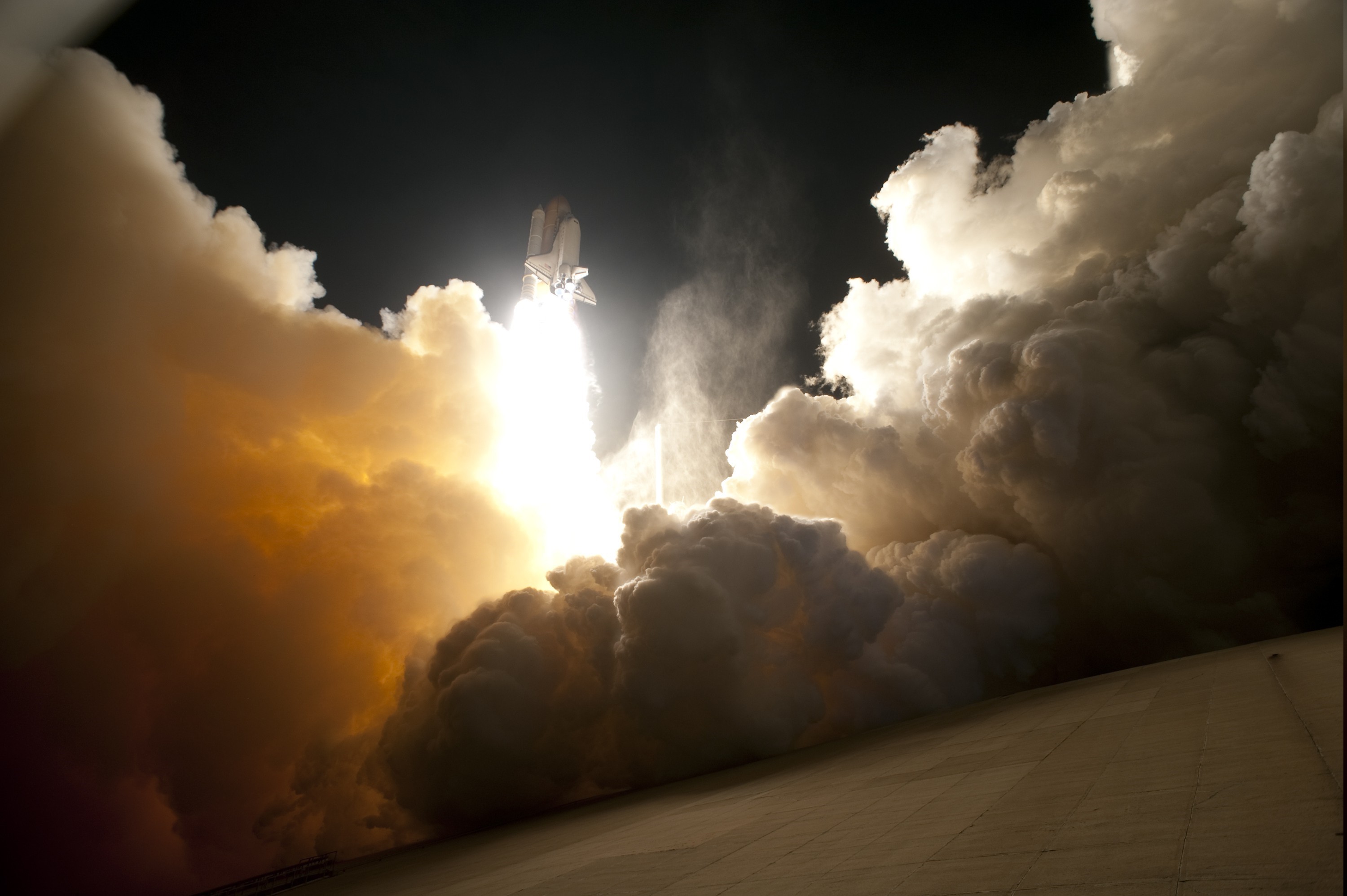 Space Shuttle Launch with Massive Smoke Plume HD Wallpaper