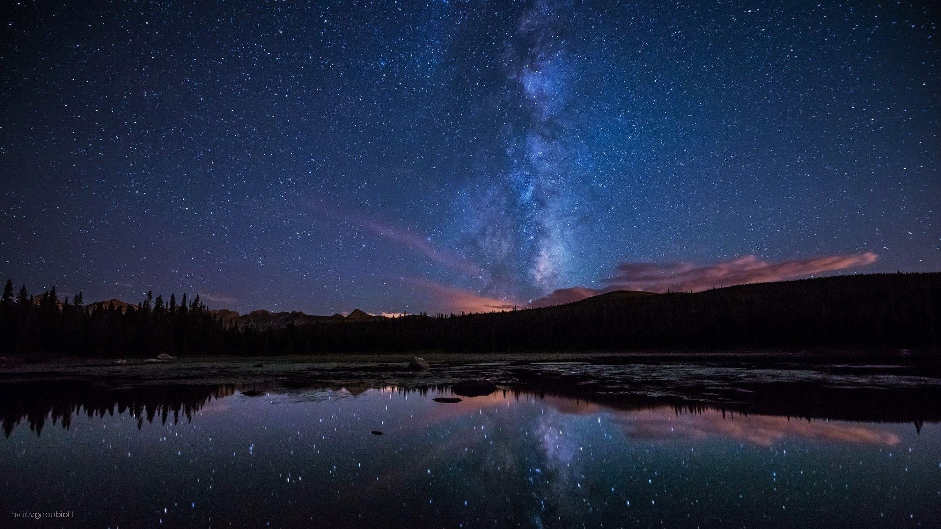 Milky Way over a lake with reflections HD Wallpaper